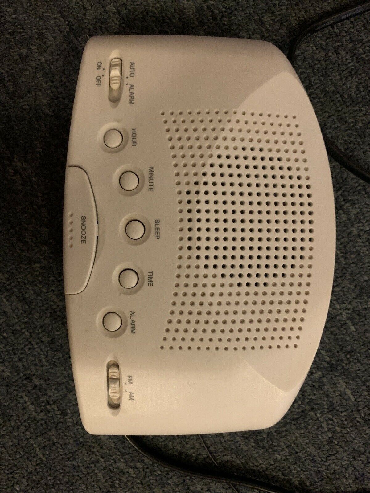 RadioShack Clock AM/FM Radio 12-8614