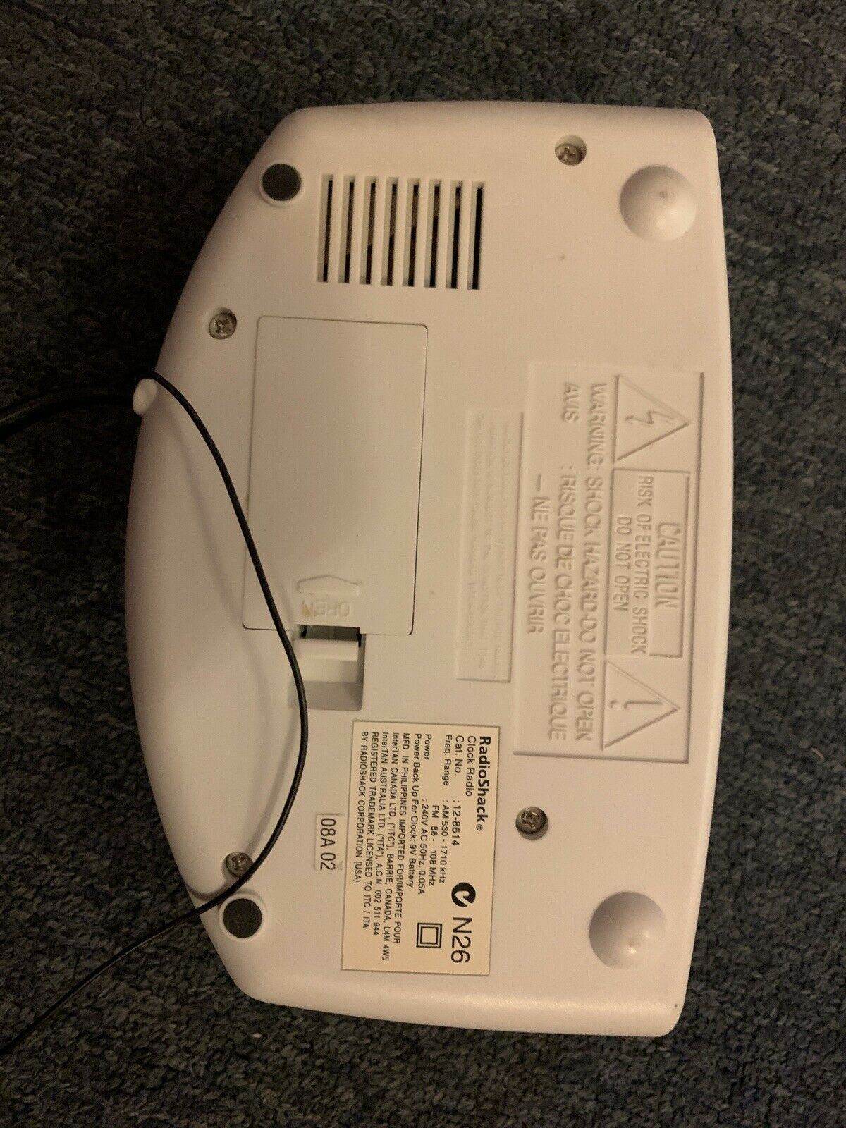 RadioShack Clock AM/FM Radio 12-8614