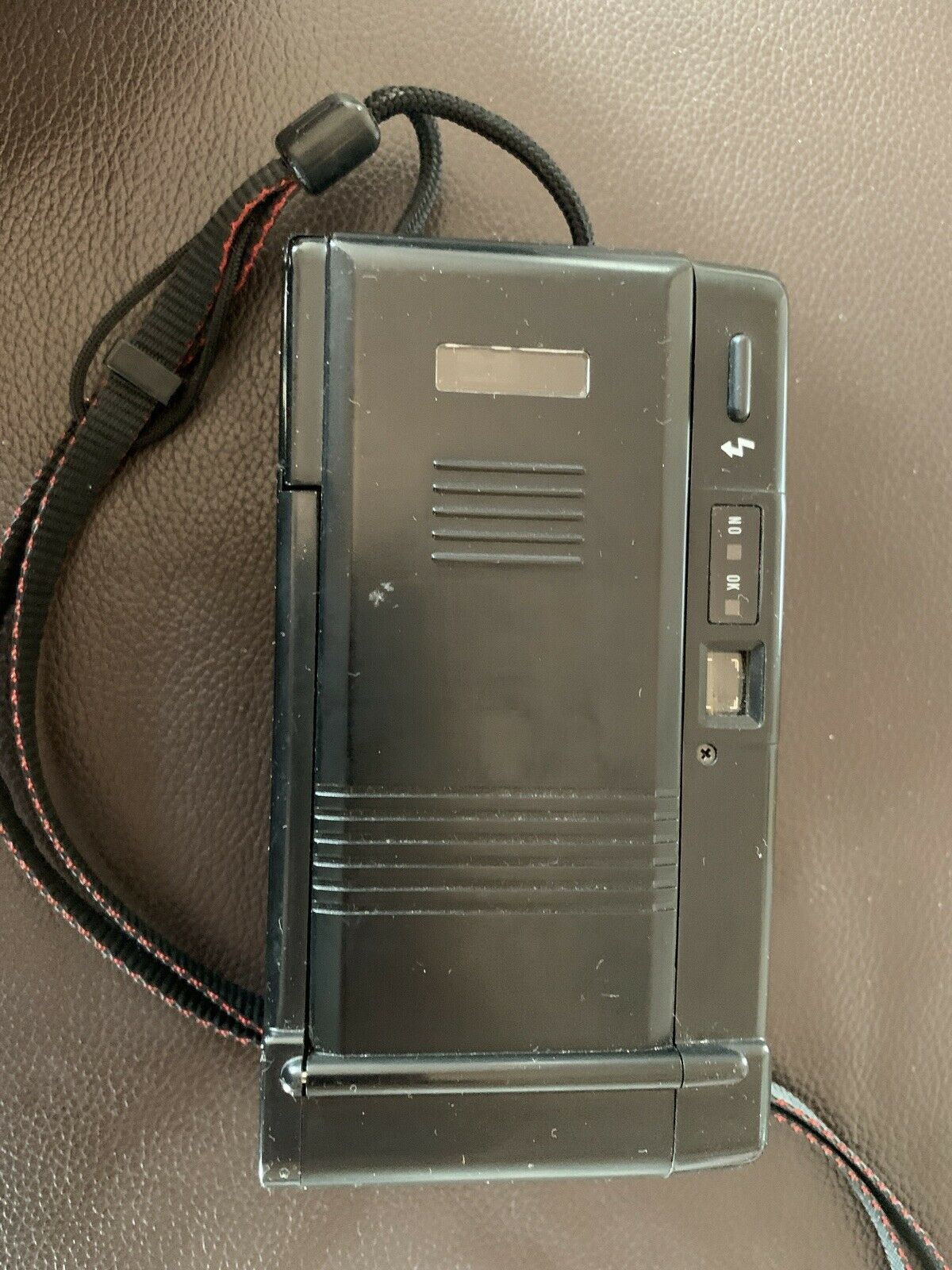 Kinon AW-60 35mm Film Point Shoot Camera f=35mm 1:3.5