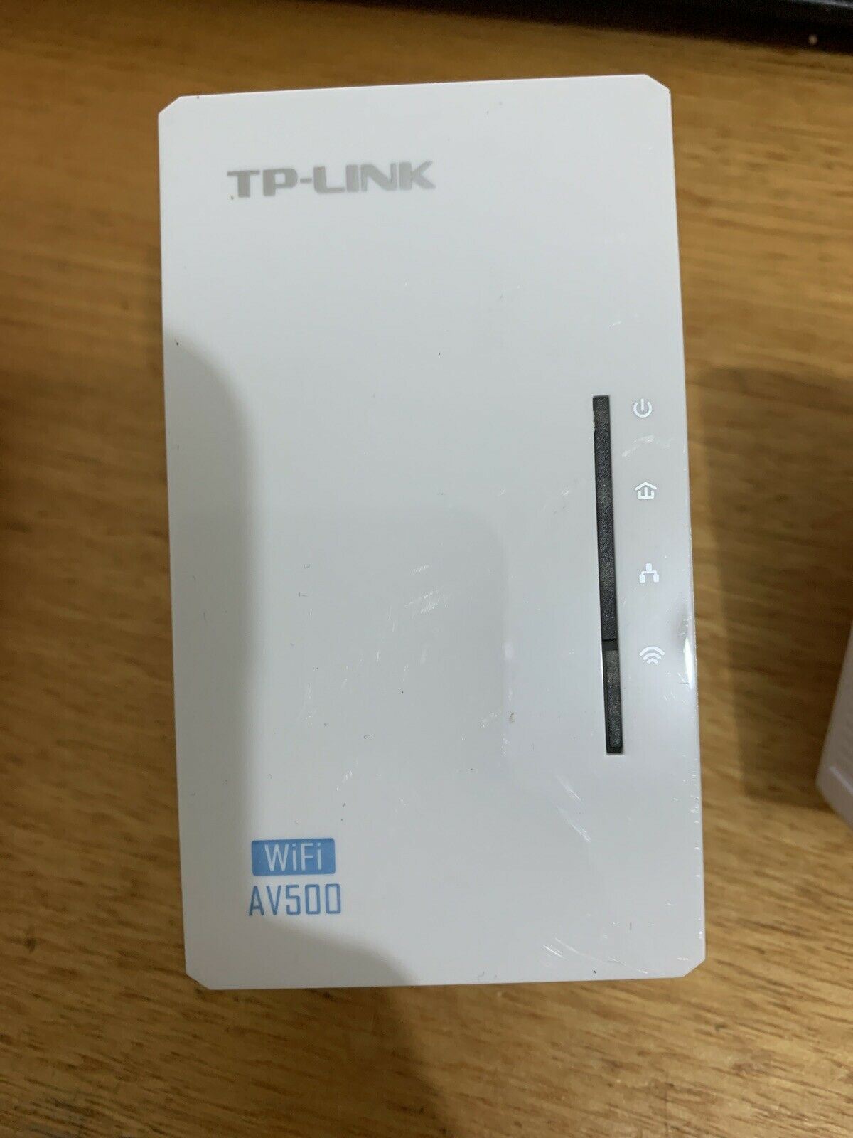 TpLink TLWPA4220KIT 300Mbps AV500 WiFi Powerline Extender Starter Kit HomePlug 5