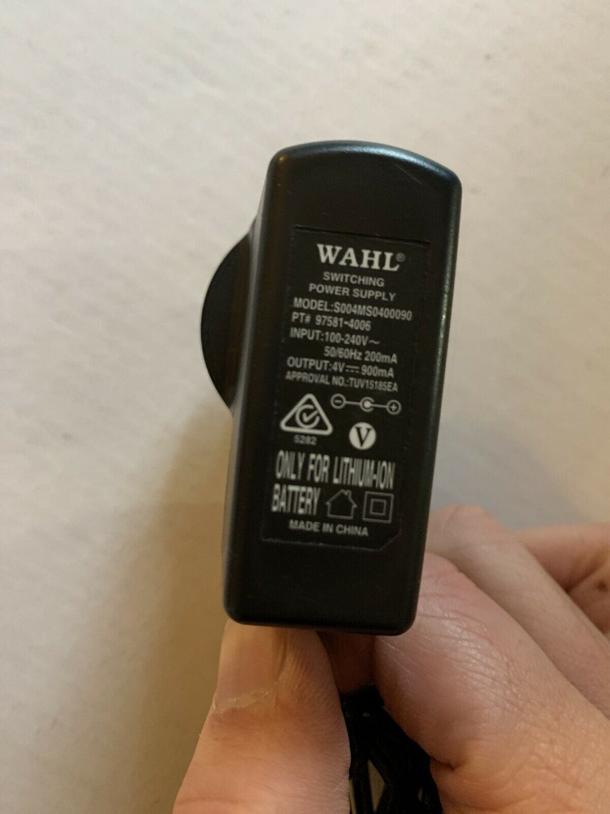 Wahl Switching Power Supply Model S004MS0400090 AC Adapter 4V 900mA
