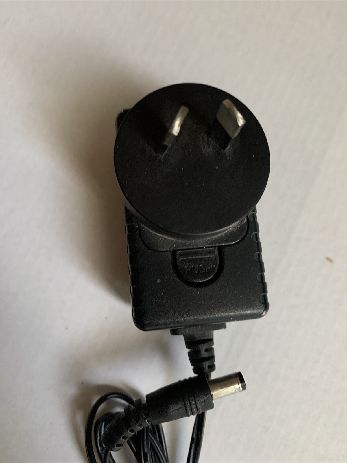 Genuine Kaiser Bass FJ-SW0502000N AC Adaptor 5v 2000mA Power Supply