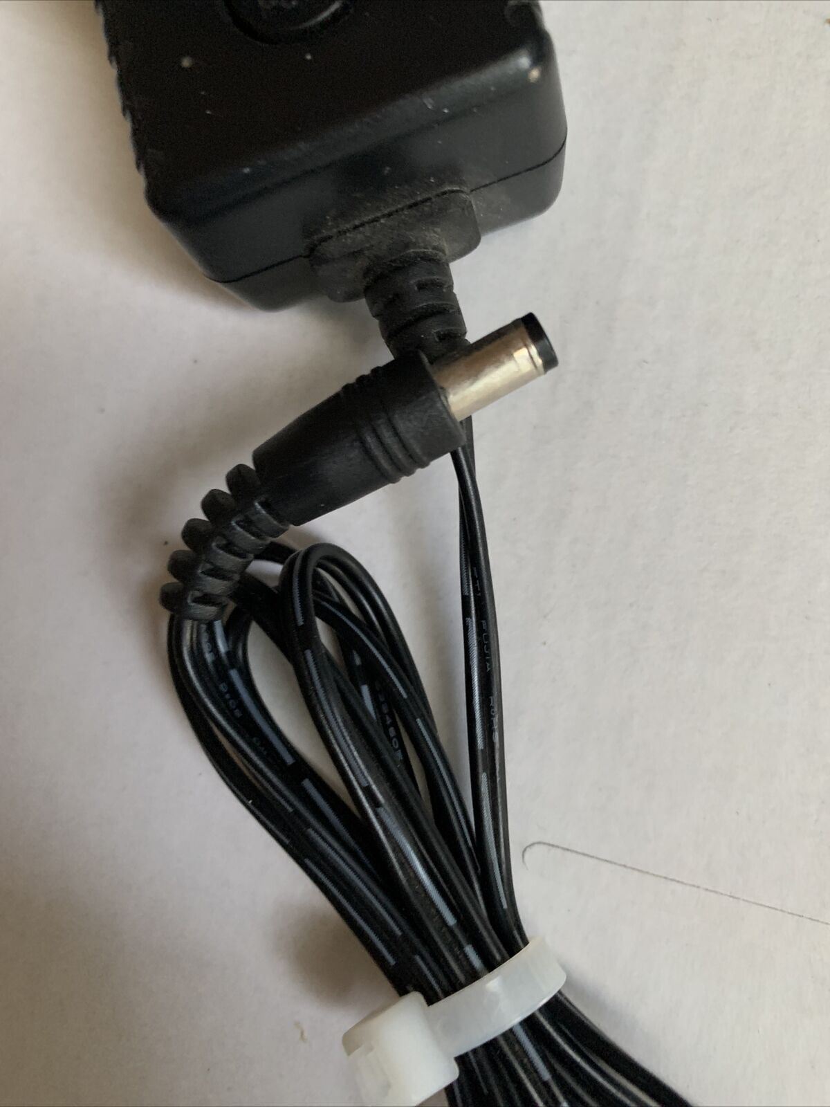 Genuine Kaiser Bass FJ-SW0502000N AC Adaptor 5v 2000mA Power Supply