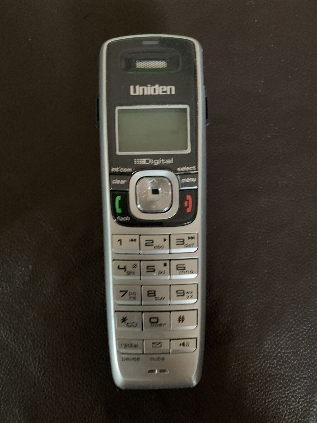 3x Uniden DSS8955+2 Wireless Cordless Phones