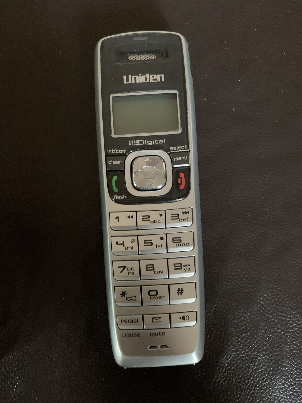 3x Uniden DSS8955+2 Wireless Cordless Phones