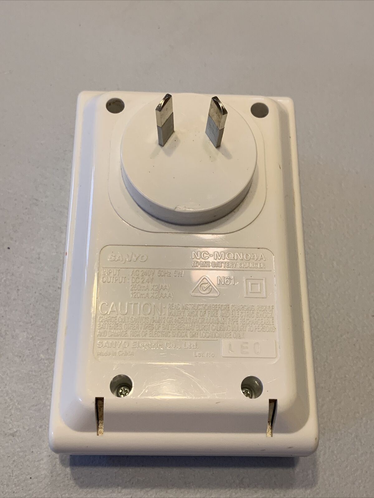 Sanyo AA/AAA Battery Charger NC-MQN04A