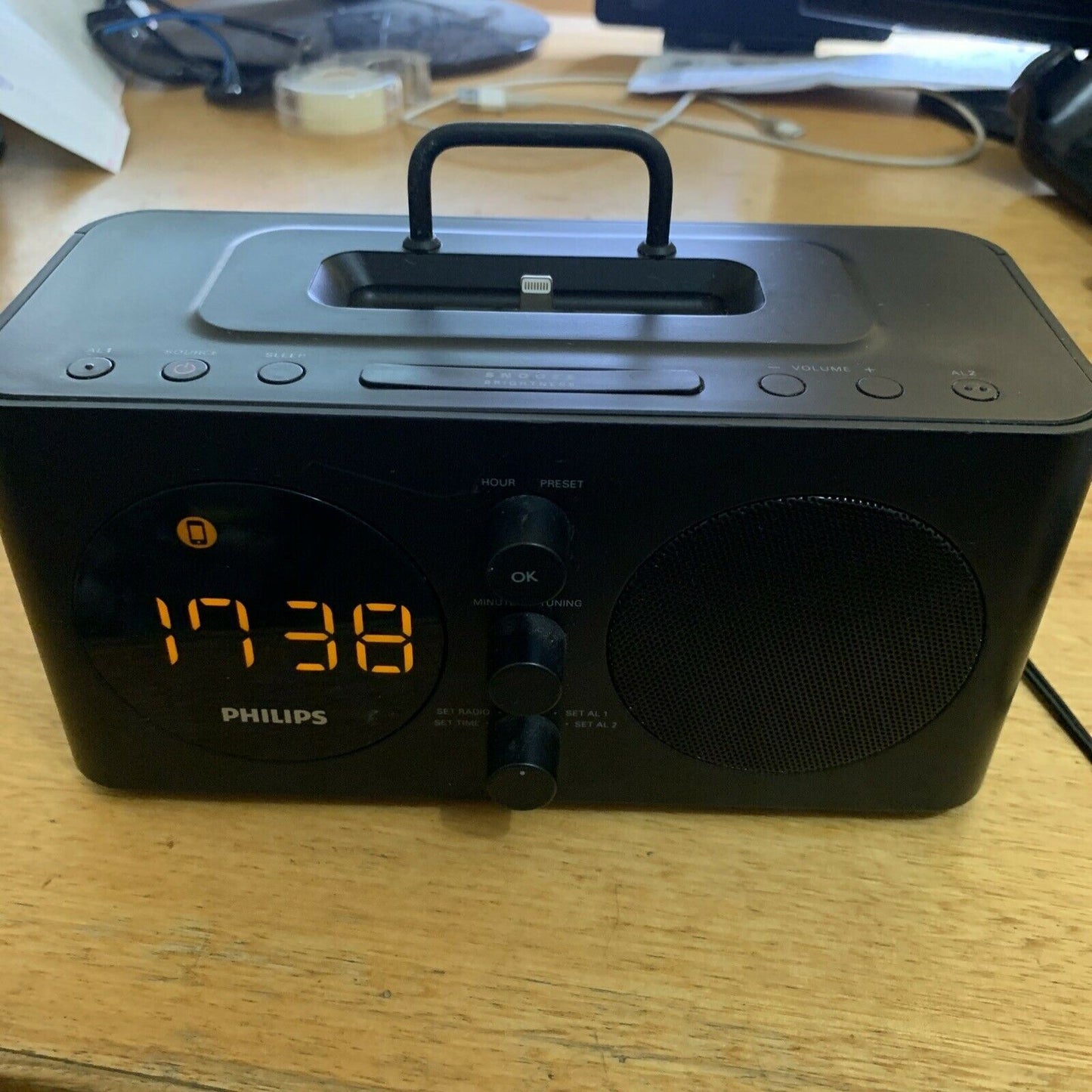 Philips AJ6200DBZ/98 Clock Radio Lightning iPhone Dock