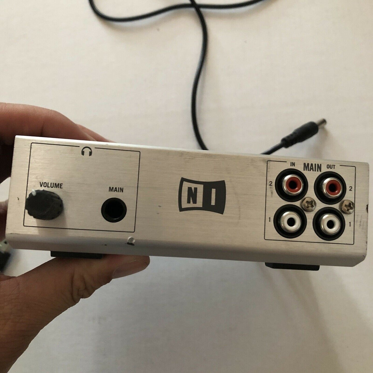 Native Instruments Traktor Audio 6: 6-Channel DJ Audio Recording Interface