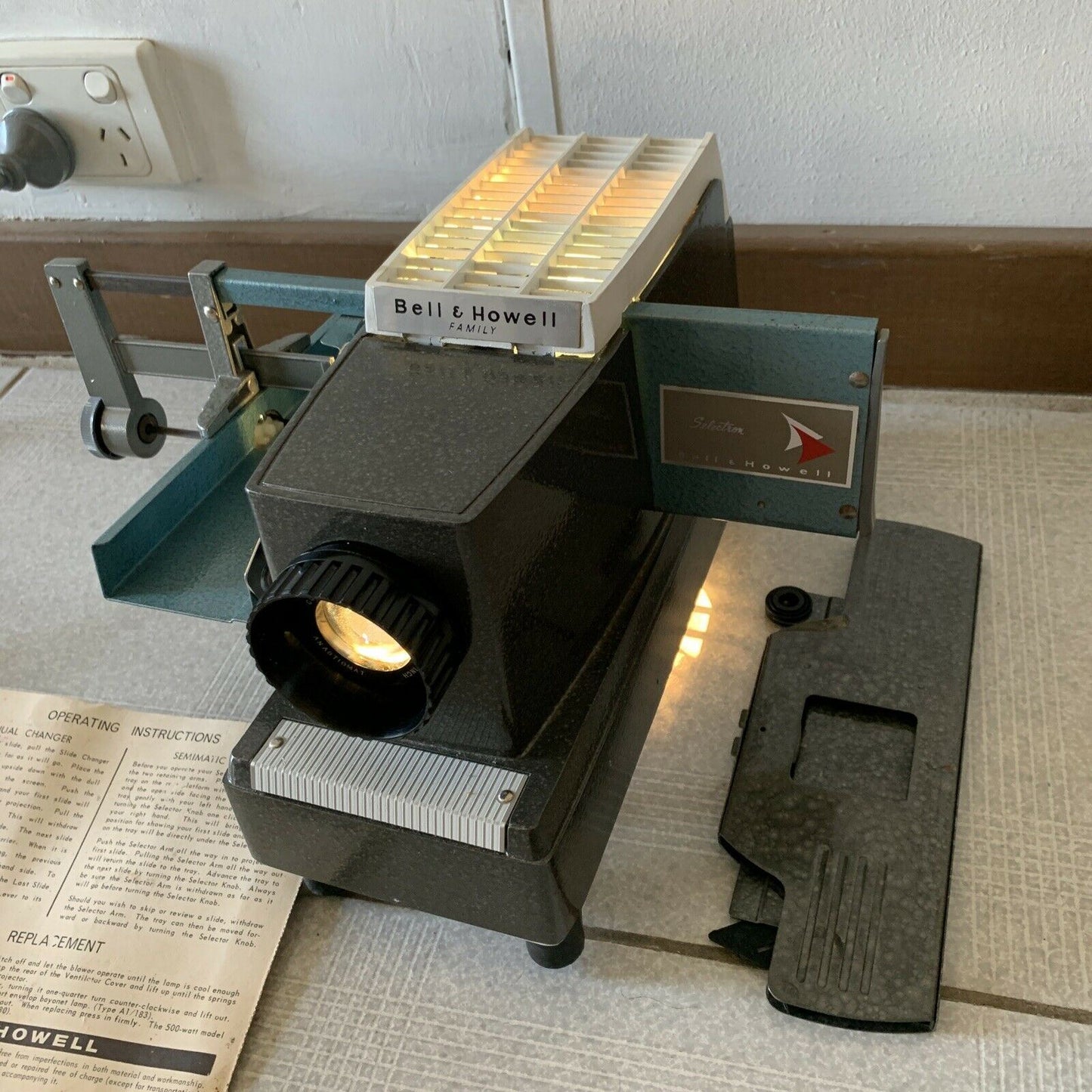 Vintage Bell & Howell 717 Family 35mm Slide Projector
