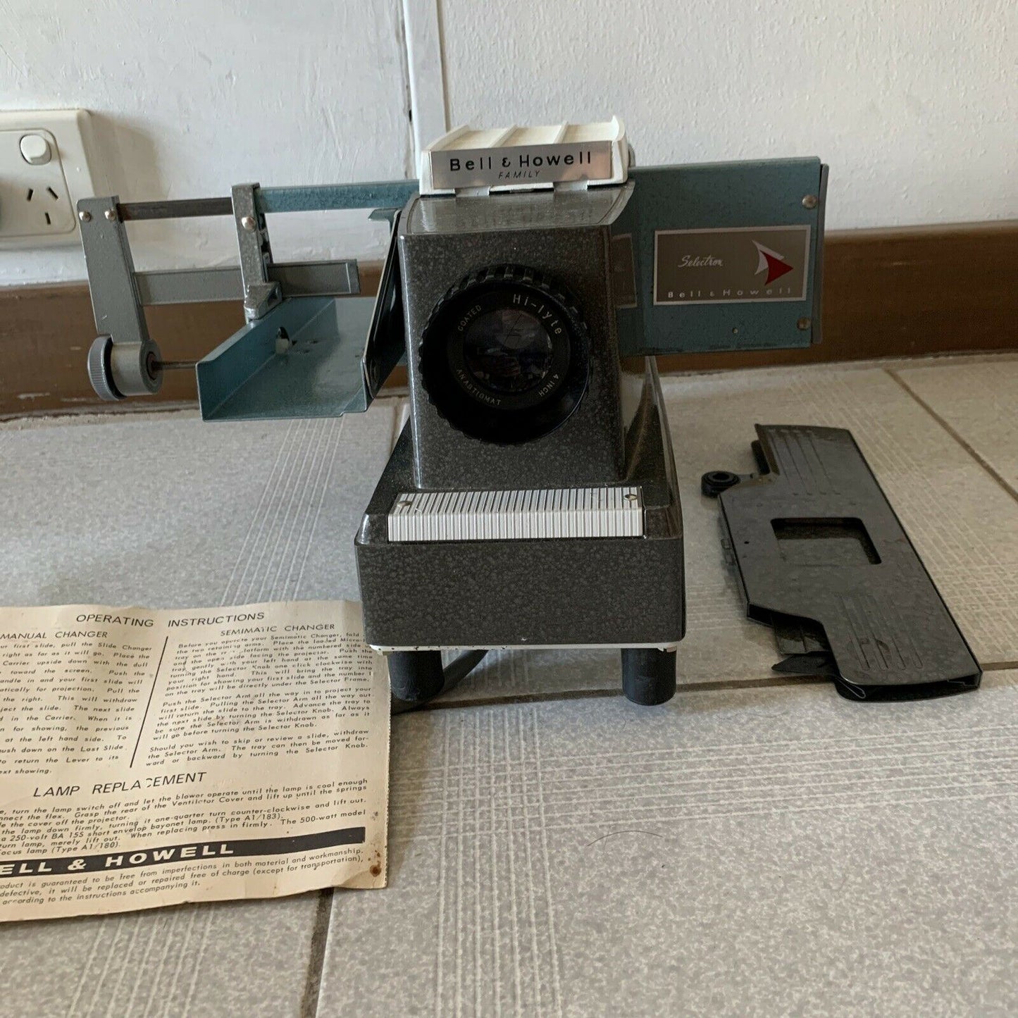Vintage Bell & Howell 717 Family 35mm Slide Projector