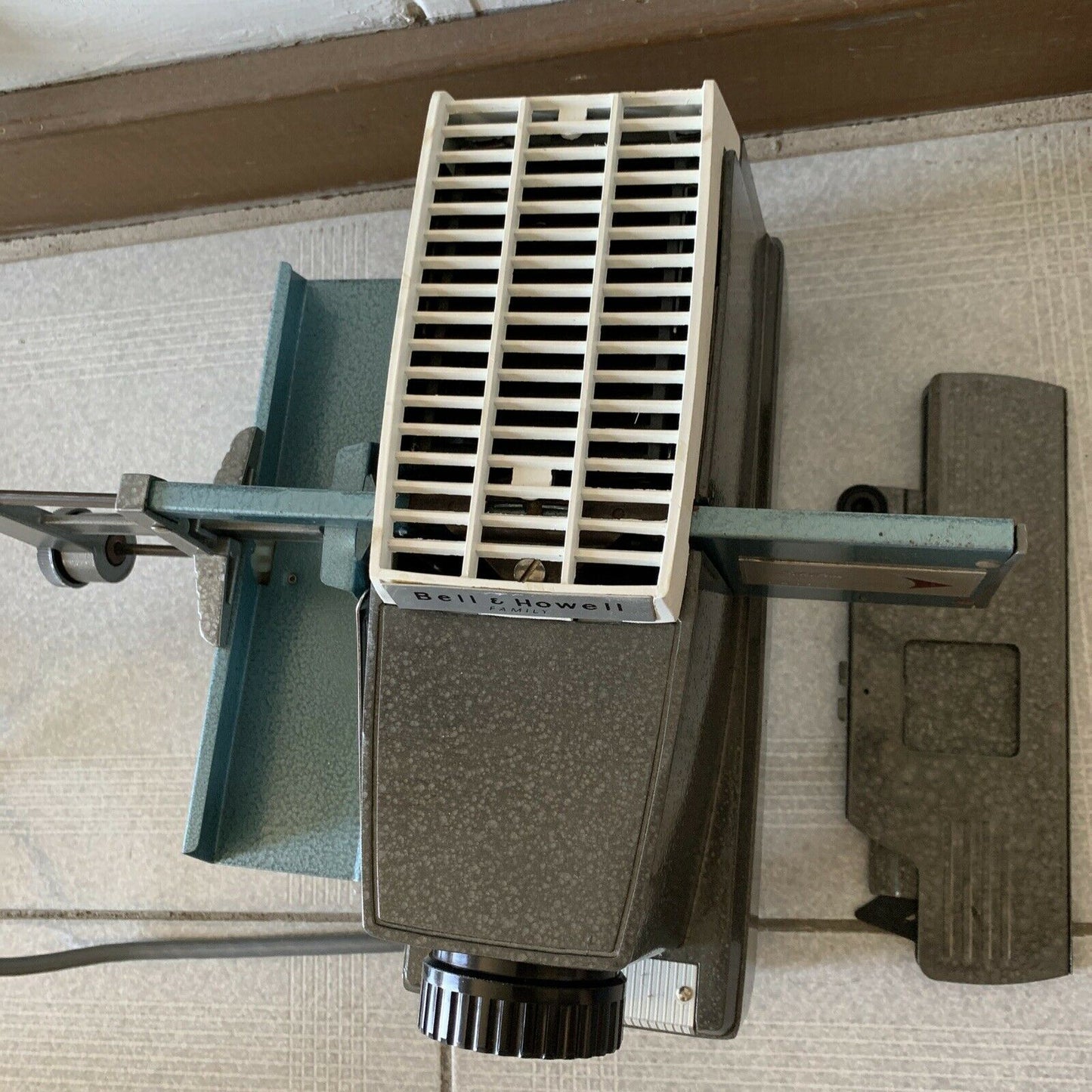 Vintage Bell & Howell 717 Family 35mm Slide Projector
