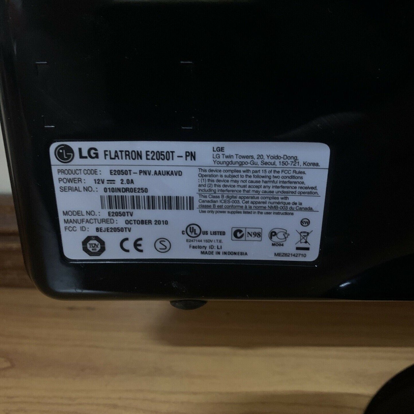 LG Flatron E2050T-PN 20'' LED* LCD monitor with Mega Contrast Ratio