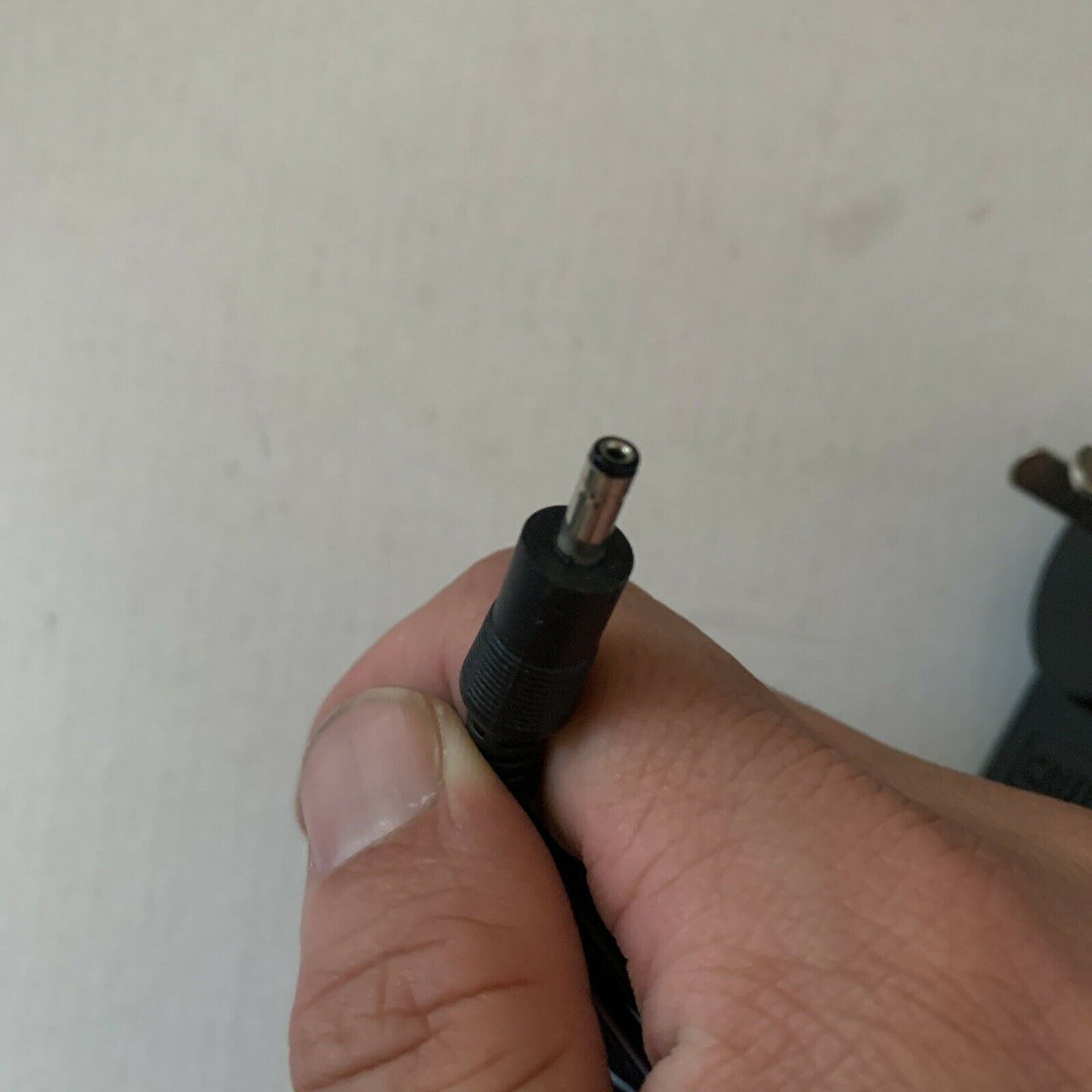 Akai AC Adapter MP-X52 Input: 240V Output: 6V 550mA