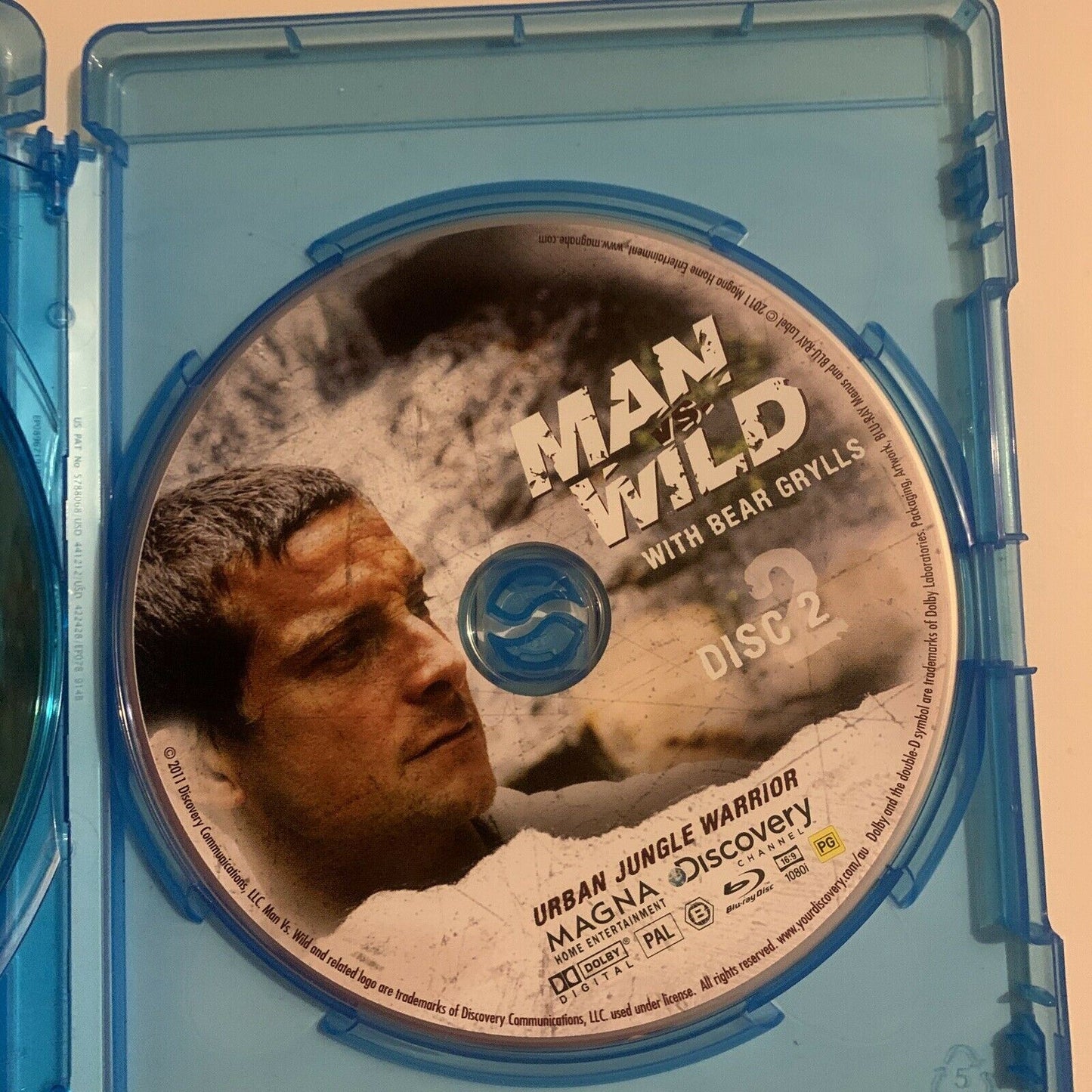 Man Vs Wild - Urban Jungle Warrior (Blu-ray, 2011, 2-Disc) Bear Grylls Region B