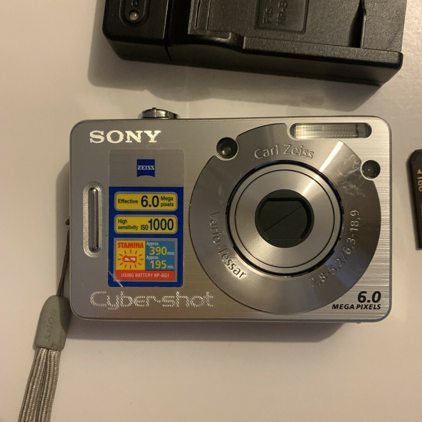 Sony Cyber-Shot DSC-W50 Digital Camera With Charger & Memory Card 6.0MP