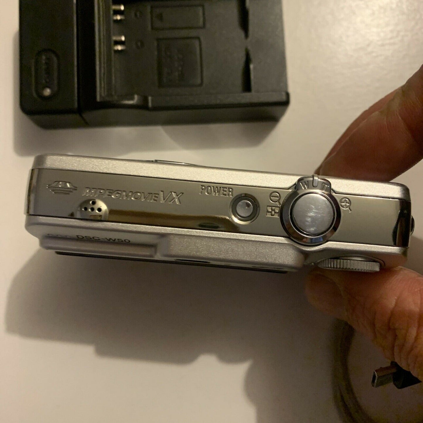 Sony Cyber-Shot DSC-W50 Digital Camera With Charger & Memory Card 6.0MP