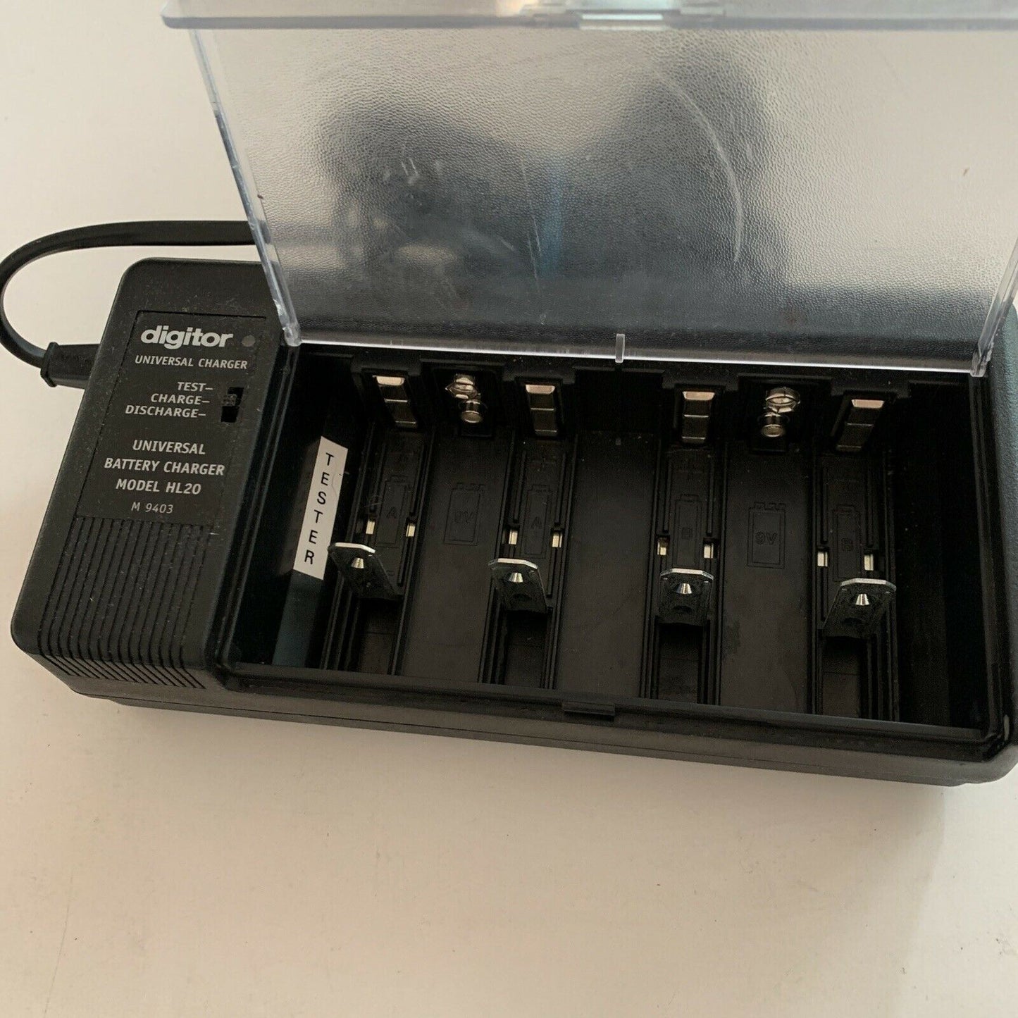 Digitor Universal NiCd NiMH Battery Charger Model HL20 AA AAA 9V C D