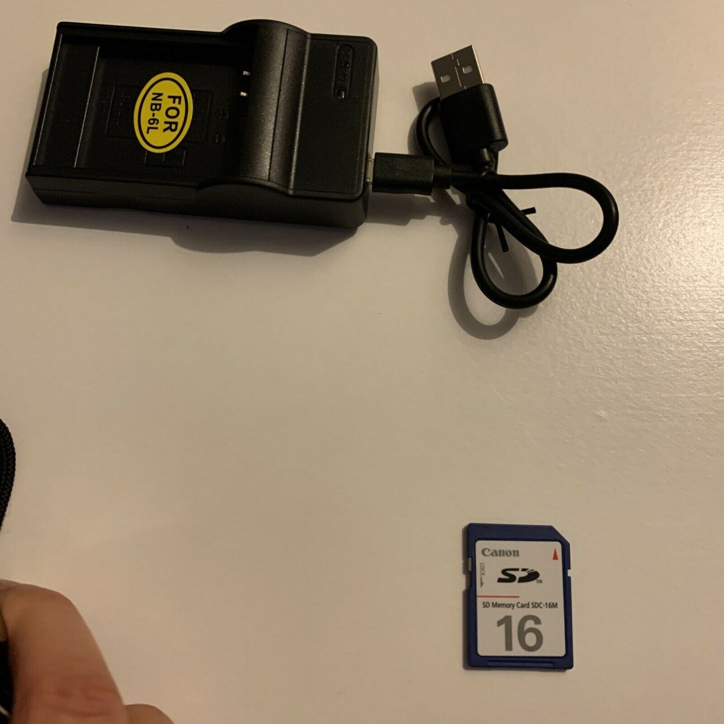 Canon SX700HS Digital Camera 16.1 MP With Carrying Case, Charger