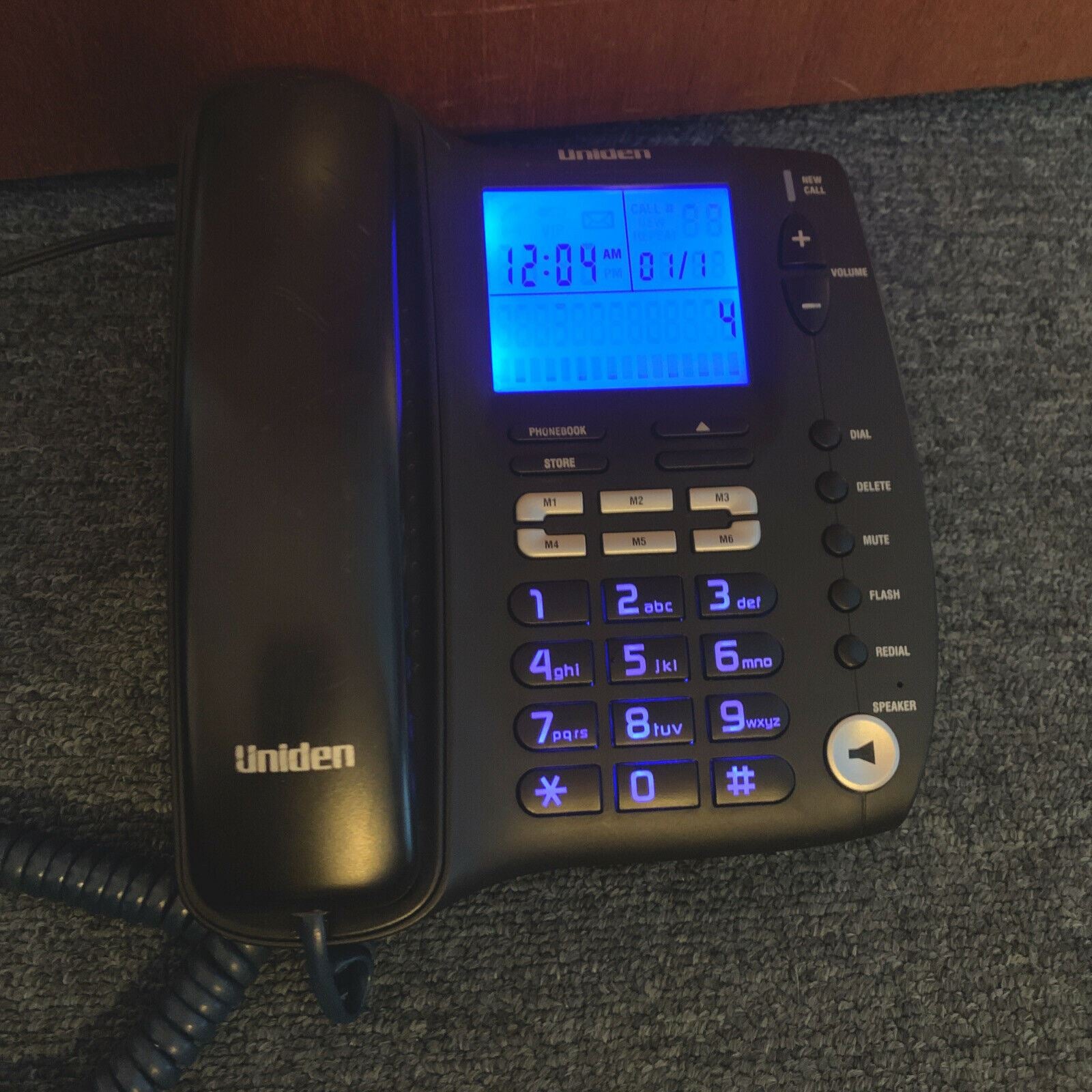 FP1200 CORDED PHONE WITH LCD DISPLAY & CALLER ID UNIDEN UNIDEN FP1200 main image 1