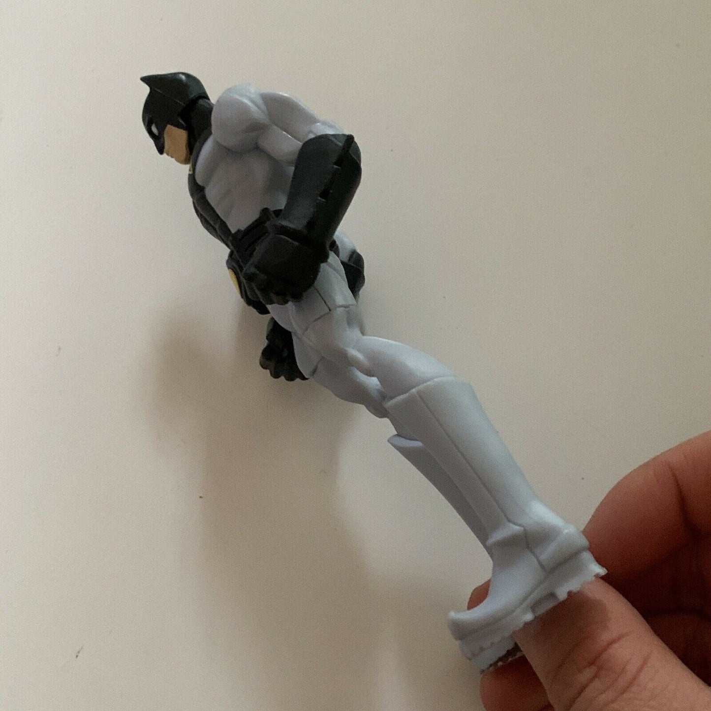 Batman Action Figure 6" DC Comics 2011 Mattel