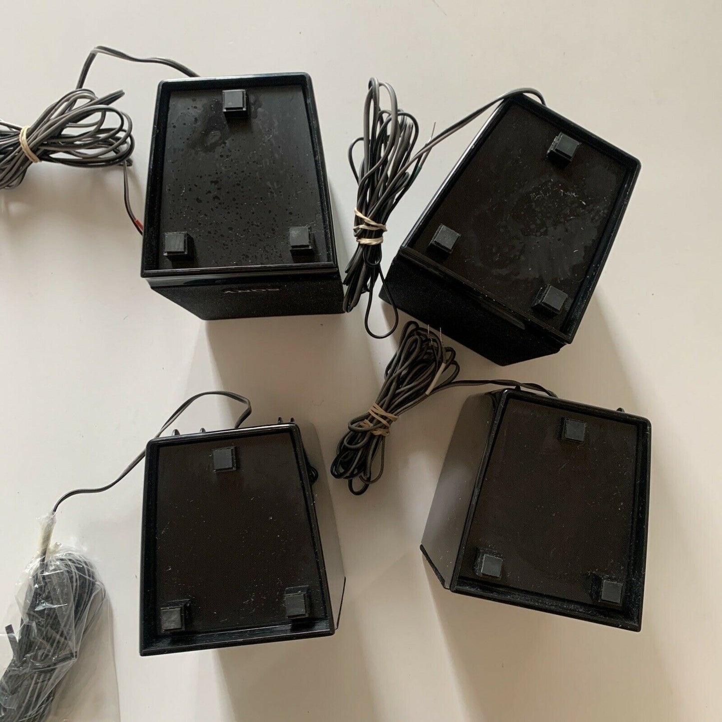 4x Sony SS-TS121 Speakers (Surround Left, Front Right, Front Left, Centre)