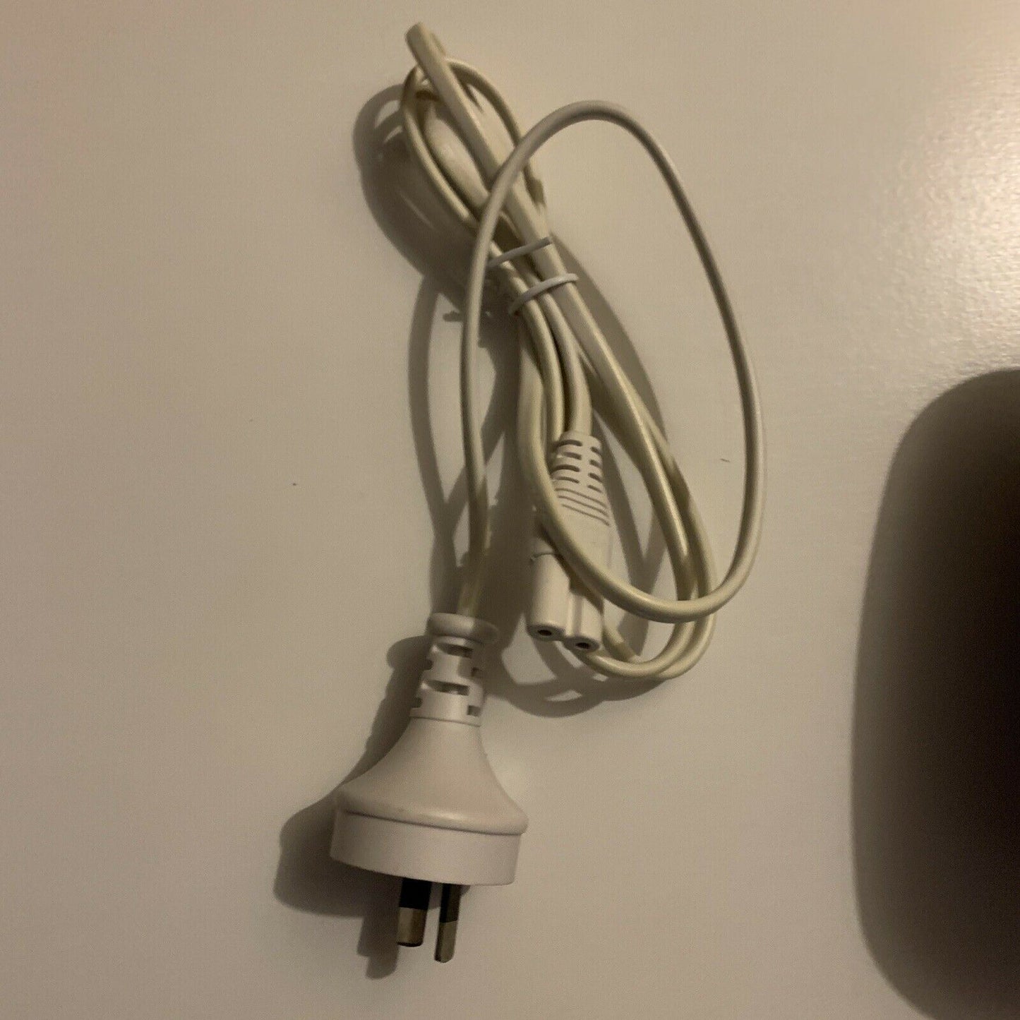 Belkin Conserve Valet with Energy-Saving USB Charging Station F7C008