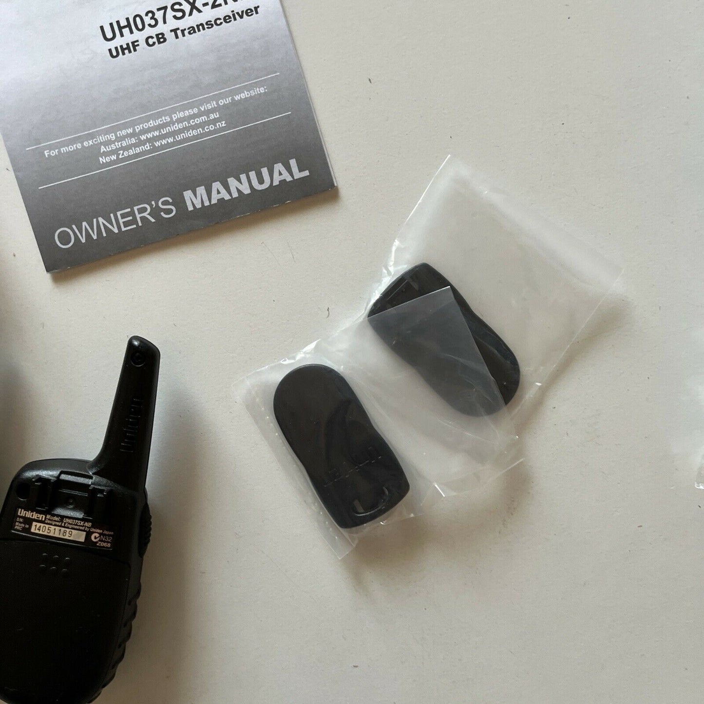 *Never Used* Uniden UH037SX-2NB UHF CB Handheld - Mini Compact Size - 77 Channel