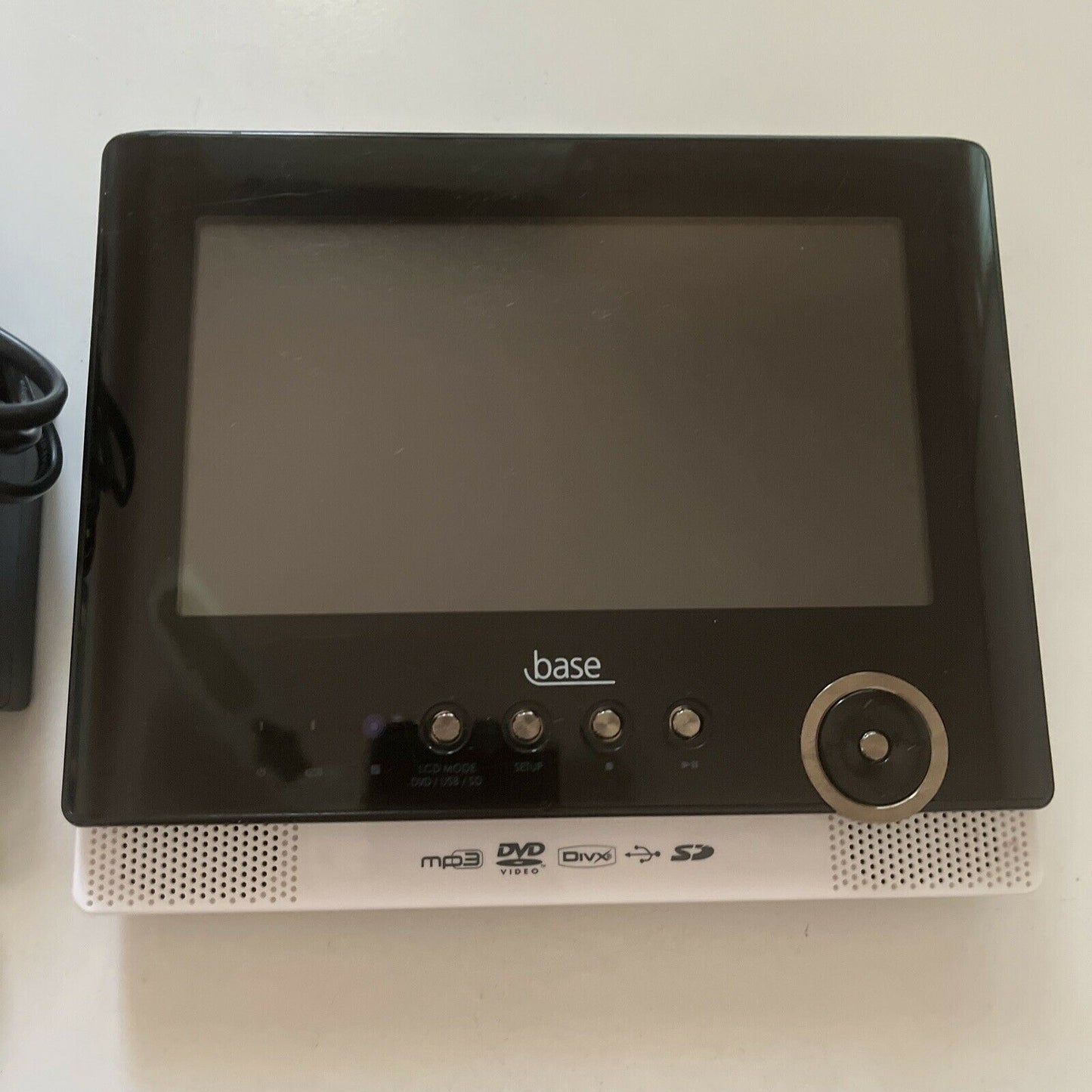 Base TF-DVD7751D 7" Portable DVD Player 17.5cm CD MP3 Play