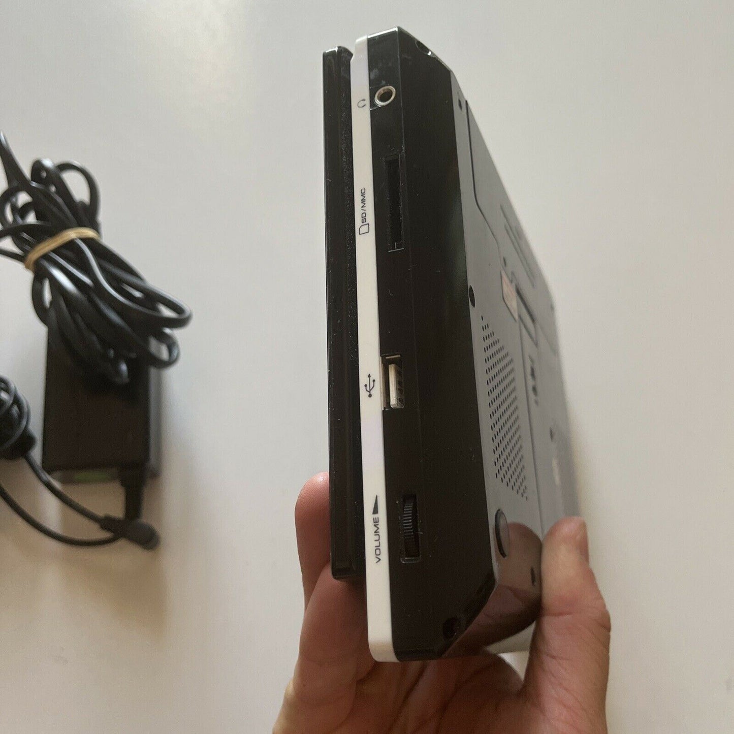 Base TF-DVD7751D 7" Portable DVD Player 17.5cm CD MP3 Play
