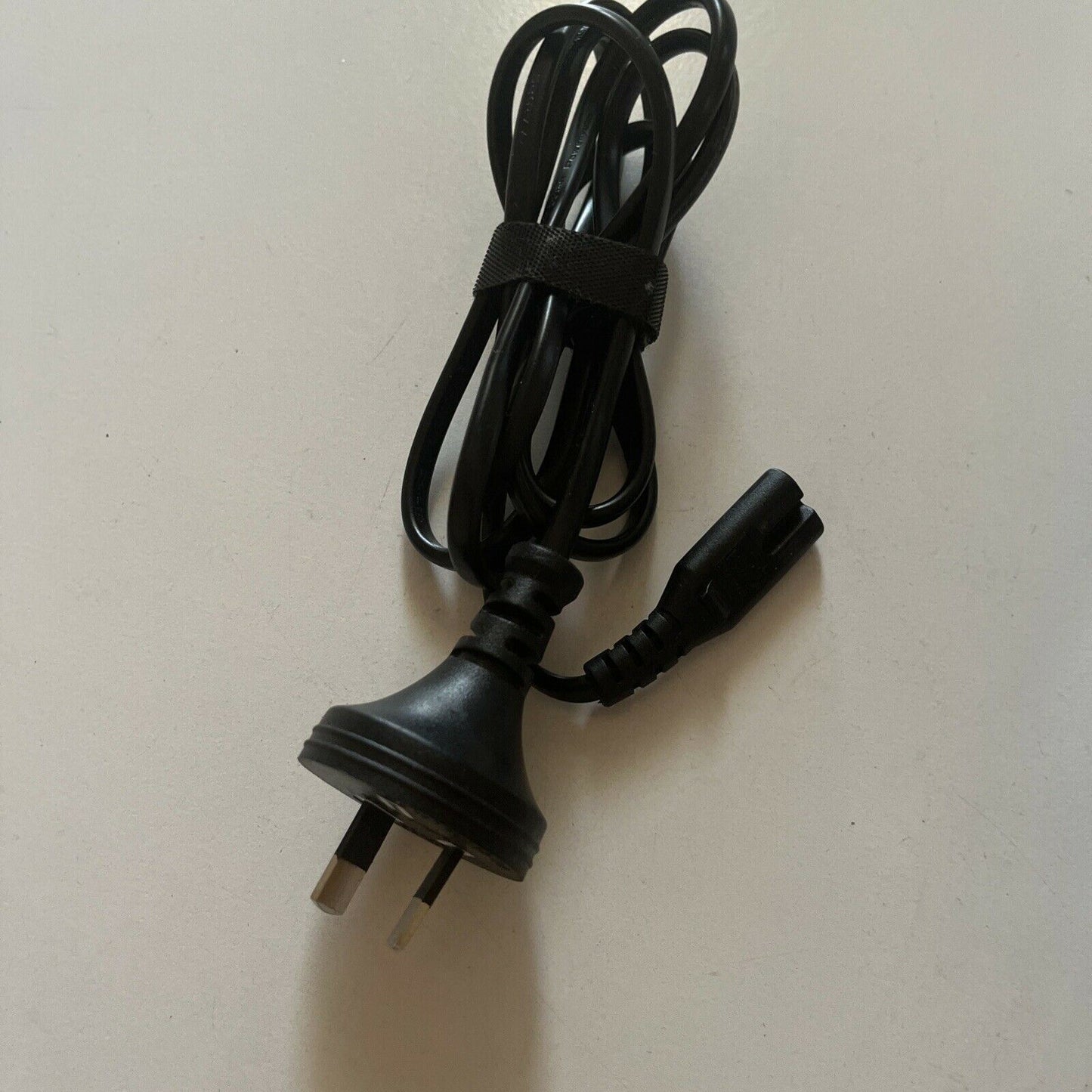 Arlec 4 Port PB4U6A8 USB Charger With Holder Charging Station