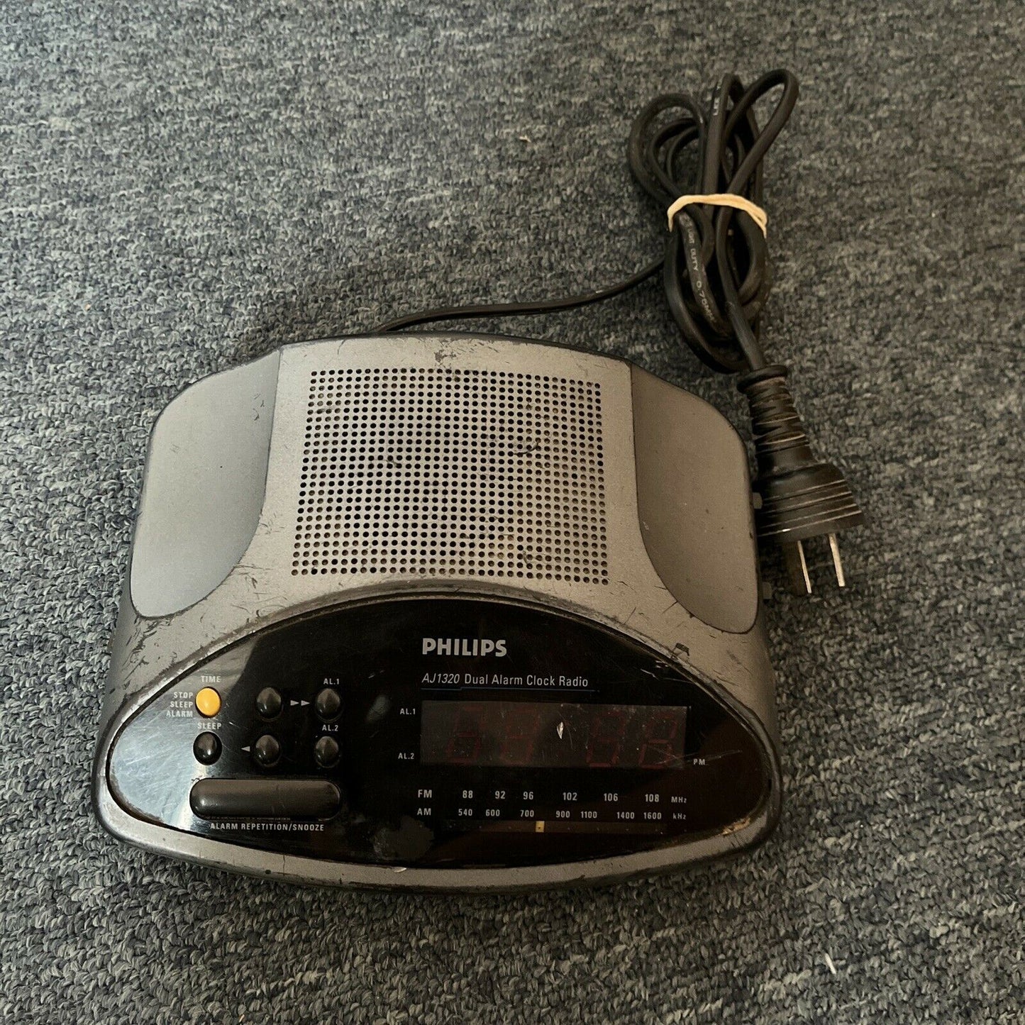 Philips AJ1320 Dual Alarm Clock AM/FM Radio