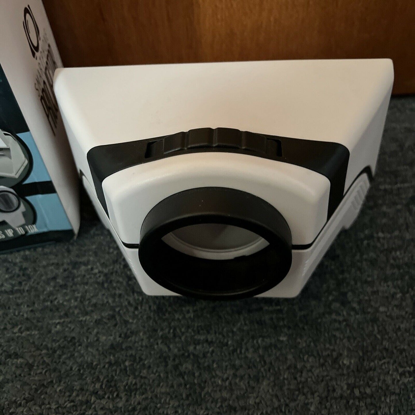 Smartphone Projector - Universal And Portable