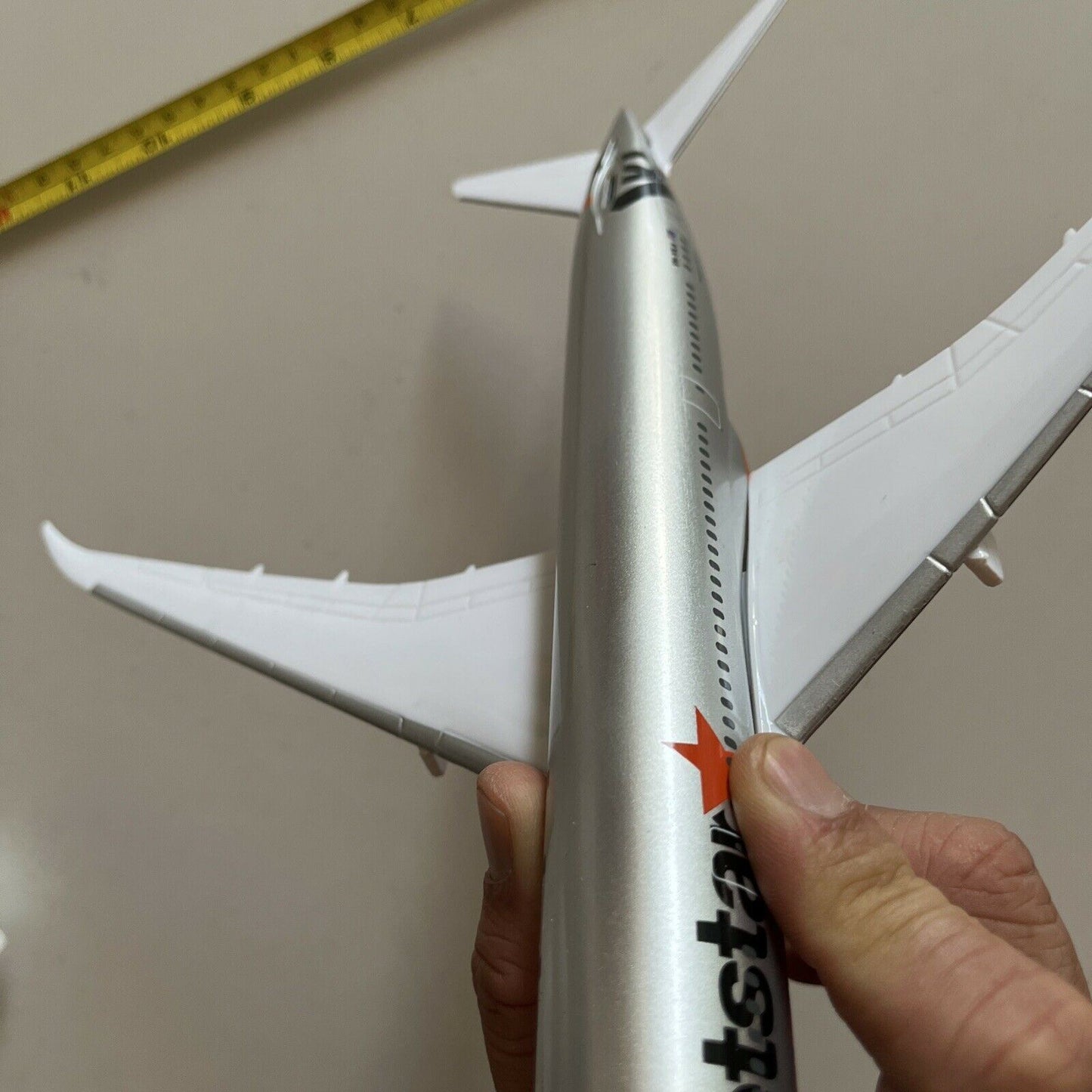 Jetstar Boeing 787-8 Model Airplane 28cm VH-VKA