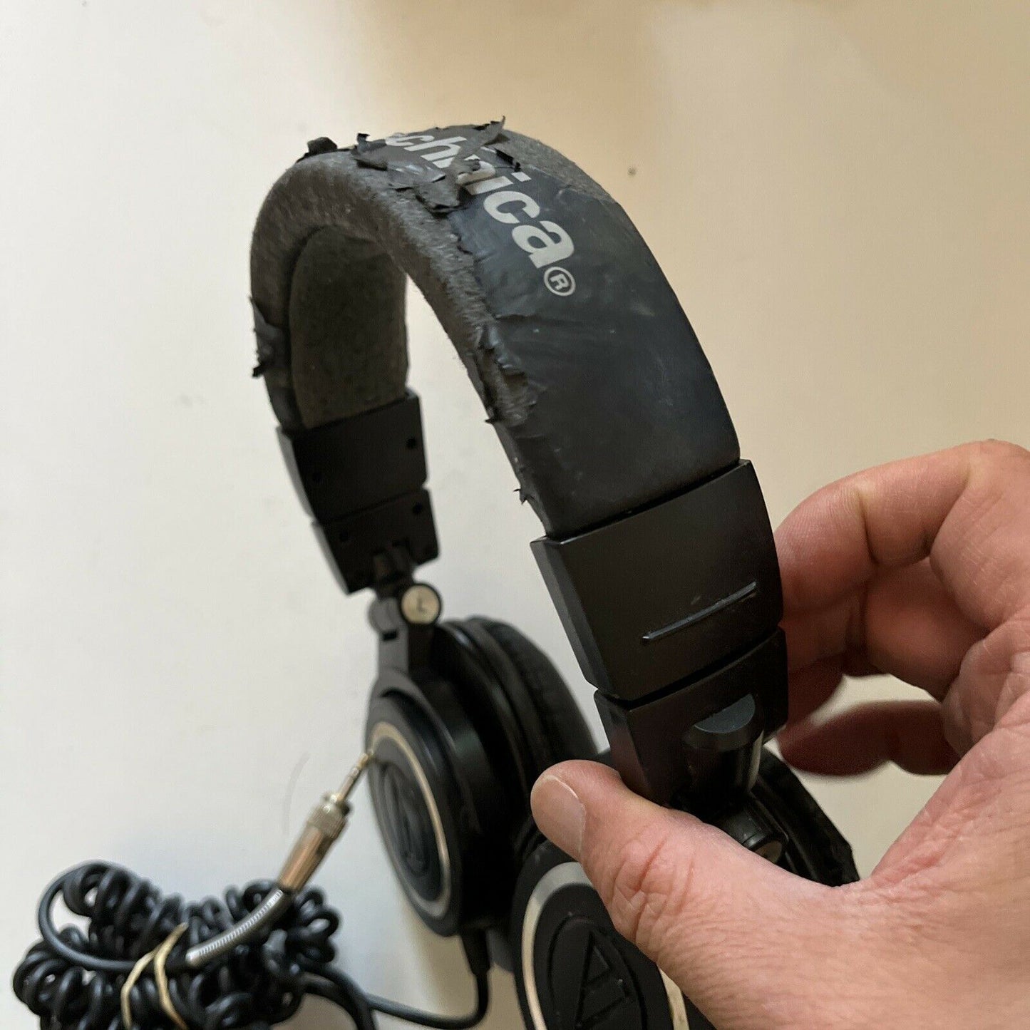 Audio-Technica ATH-M50 Studio Monitor Over the Ear Headphones Black *Very Worn*