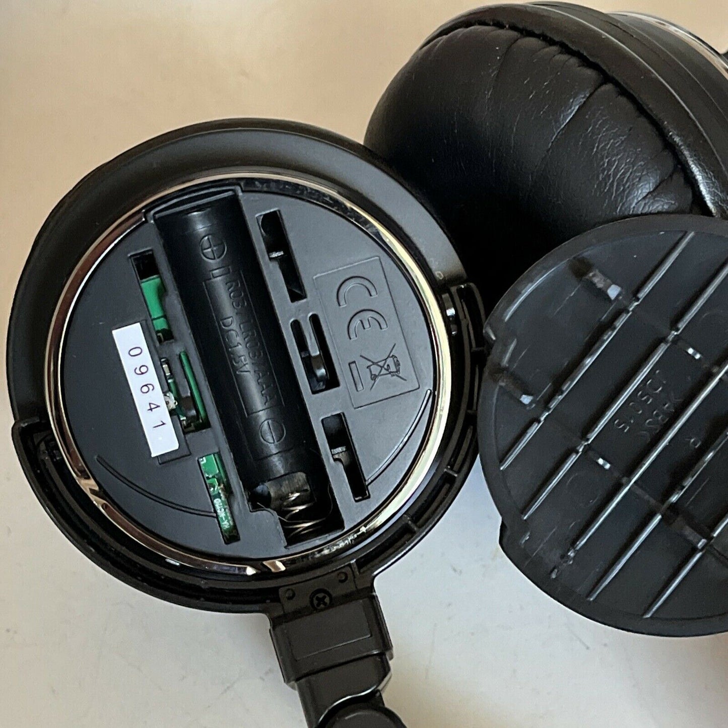 JVC Noise Cancelling Headphones with Retractable Cord HA-NC120