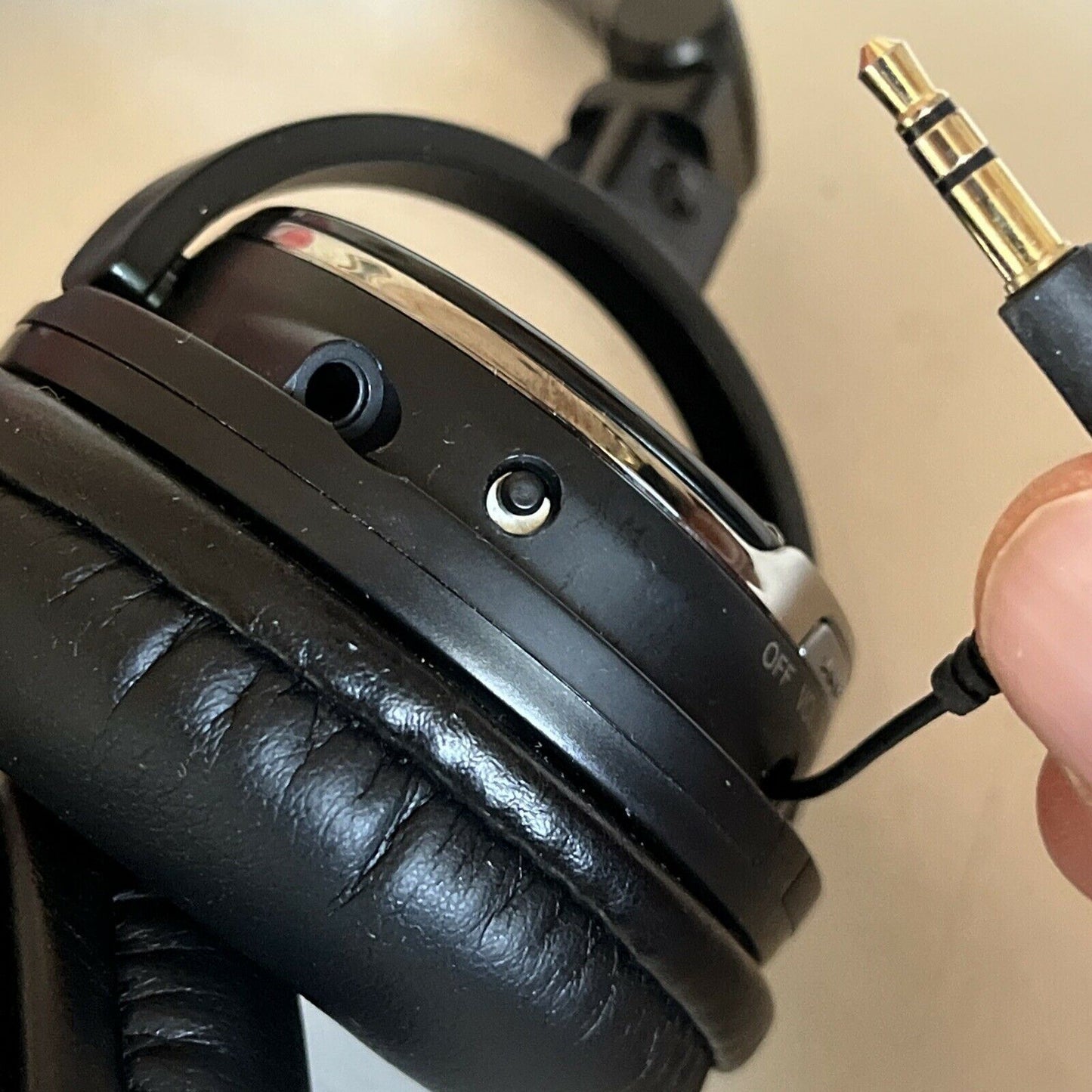 JVC Noise Cancelling Headphones with Retractable Cord HA-NC120