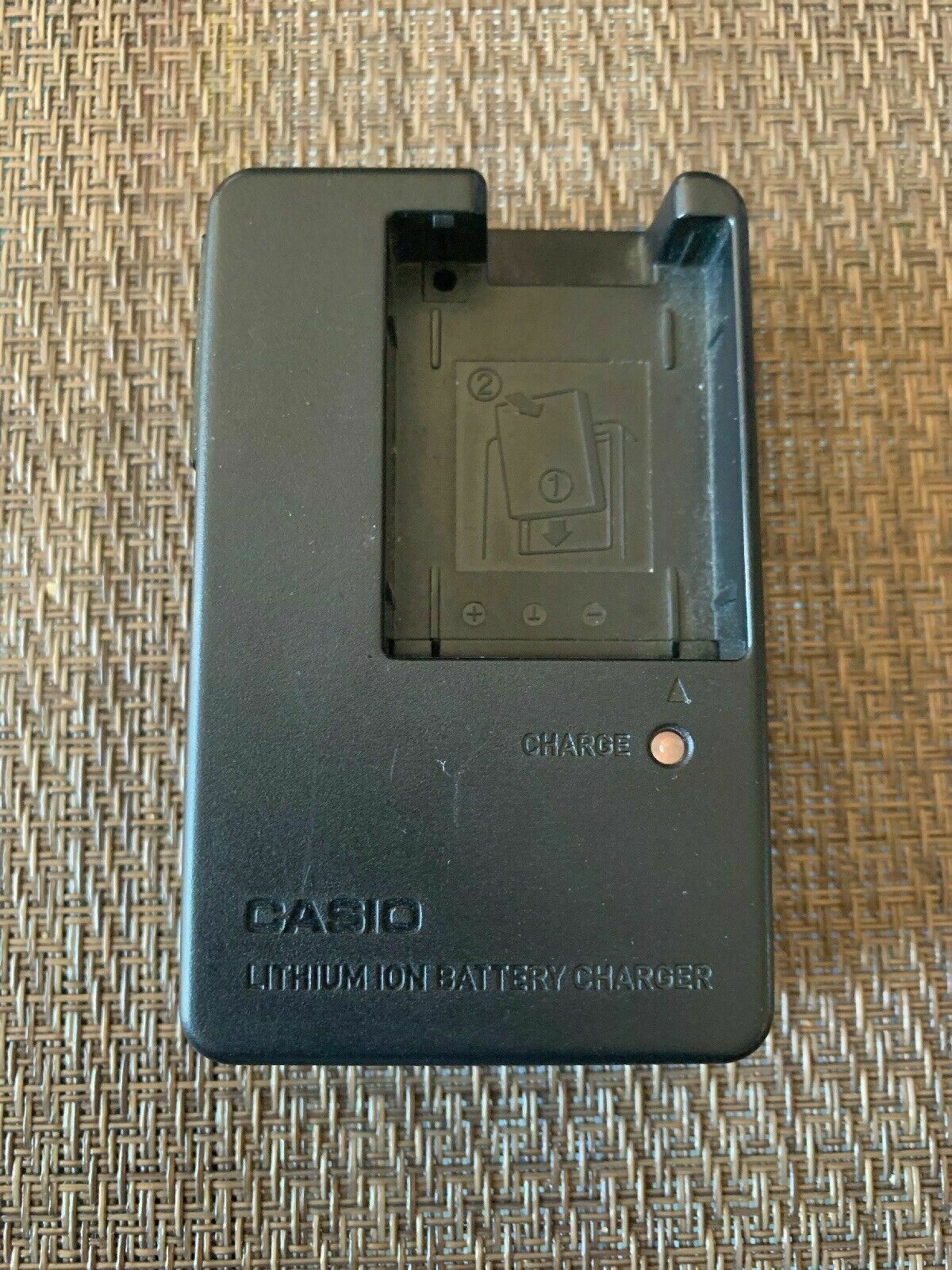 Genuine Casio BC-70L Battery Charger