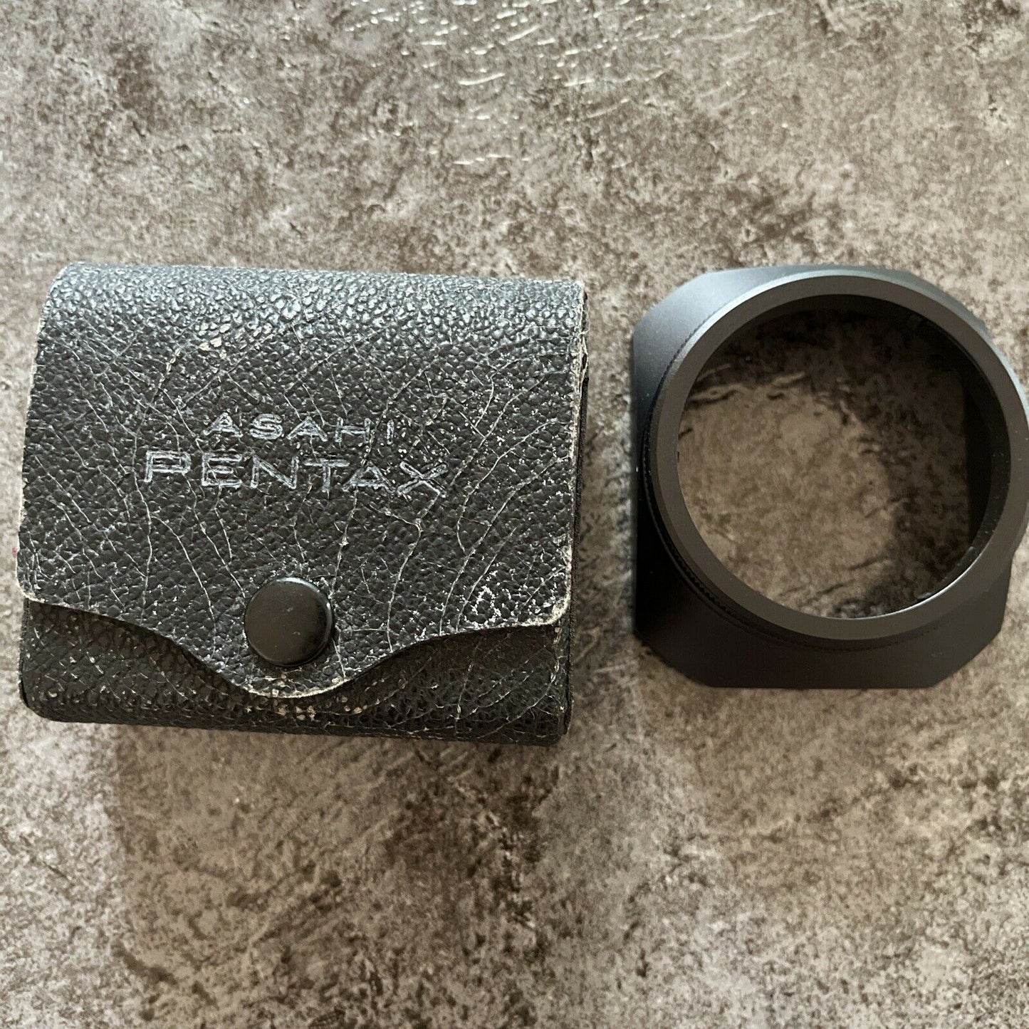 Pentax Asahi Lens Hood Takumar 1:3.5 28mm With Carrying Case