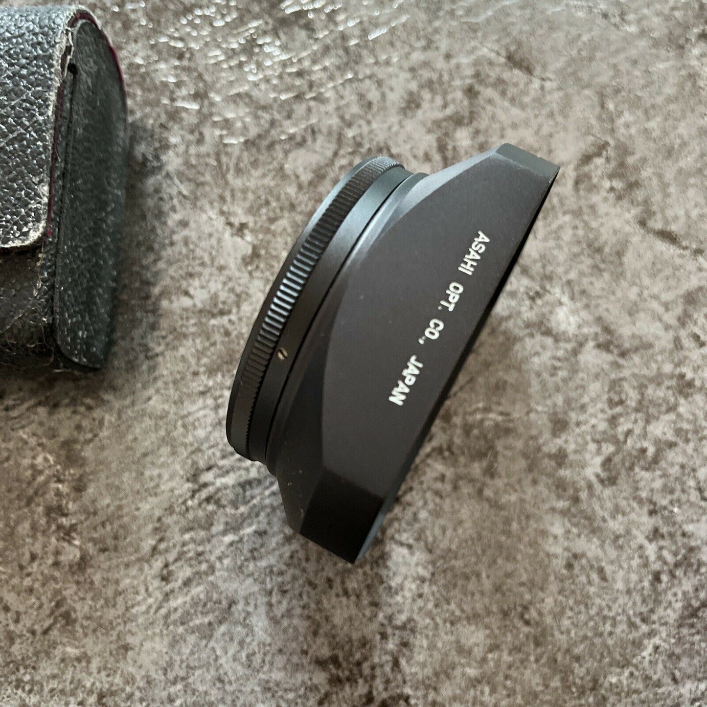 Pentax Asahi Lens Hood Takumar 1:3.5 28mm With Carrying Case