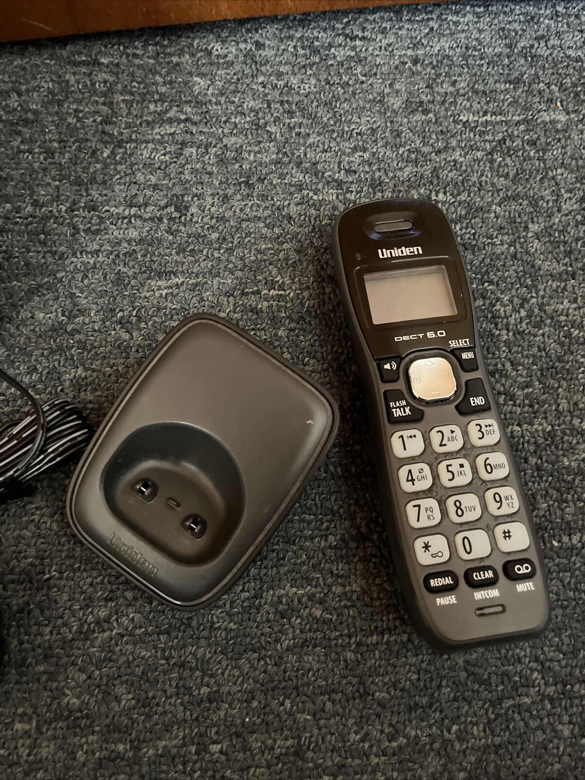 Uniden DECT1635+3  Digital Answering Machine Cordless Phone with 3 Handsets