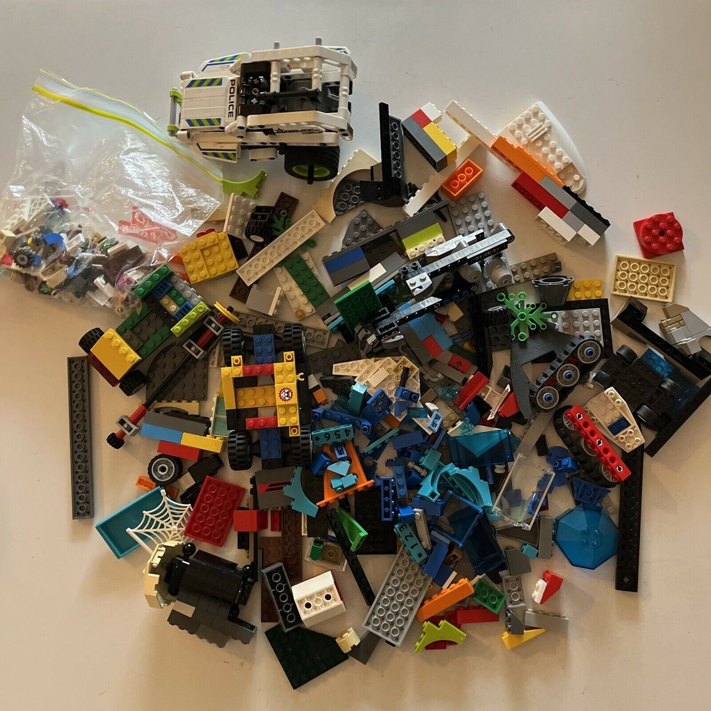 Lego Assorted Bulk Lot Wheels, Police 1025g