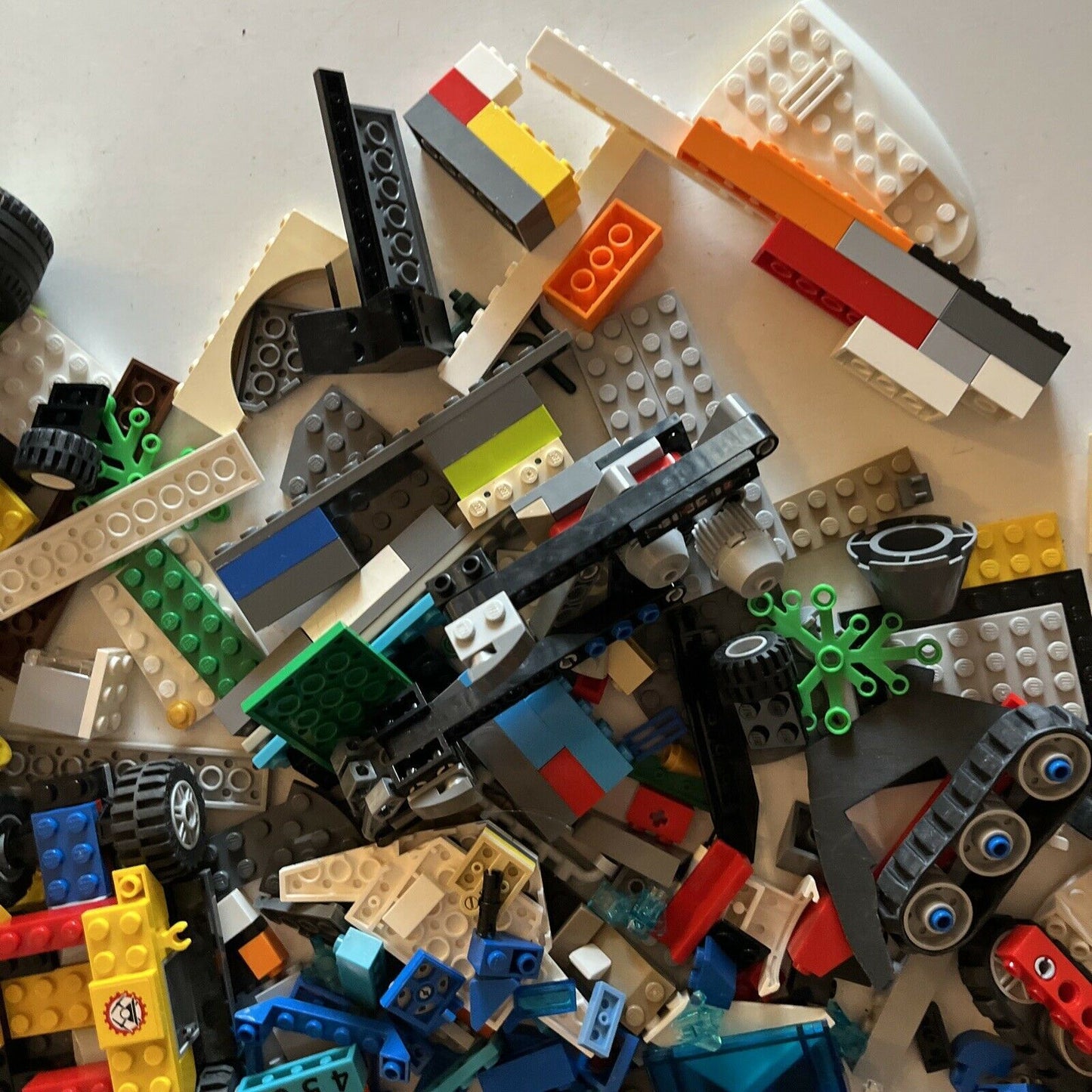 Lego Assorted Bulk Lot Wheels, Police 1025g