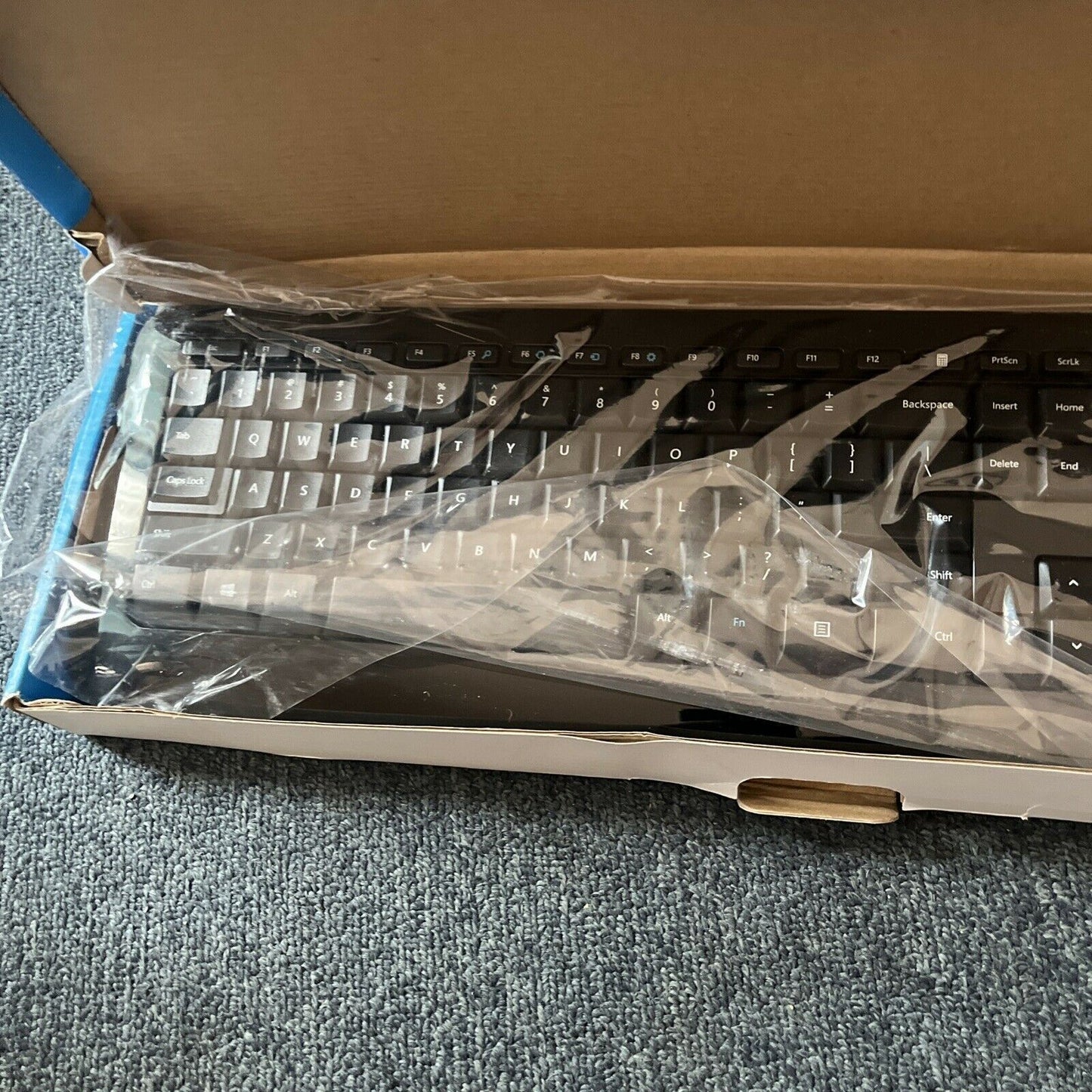 *New Never Used* Microsoft Desktop 850 PY900018 Wireless Keyboard & Mouse Combo