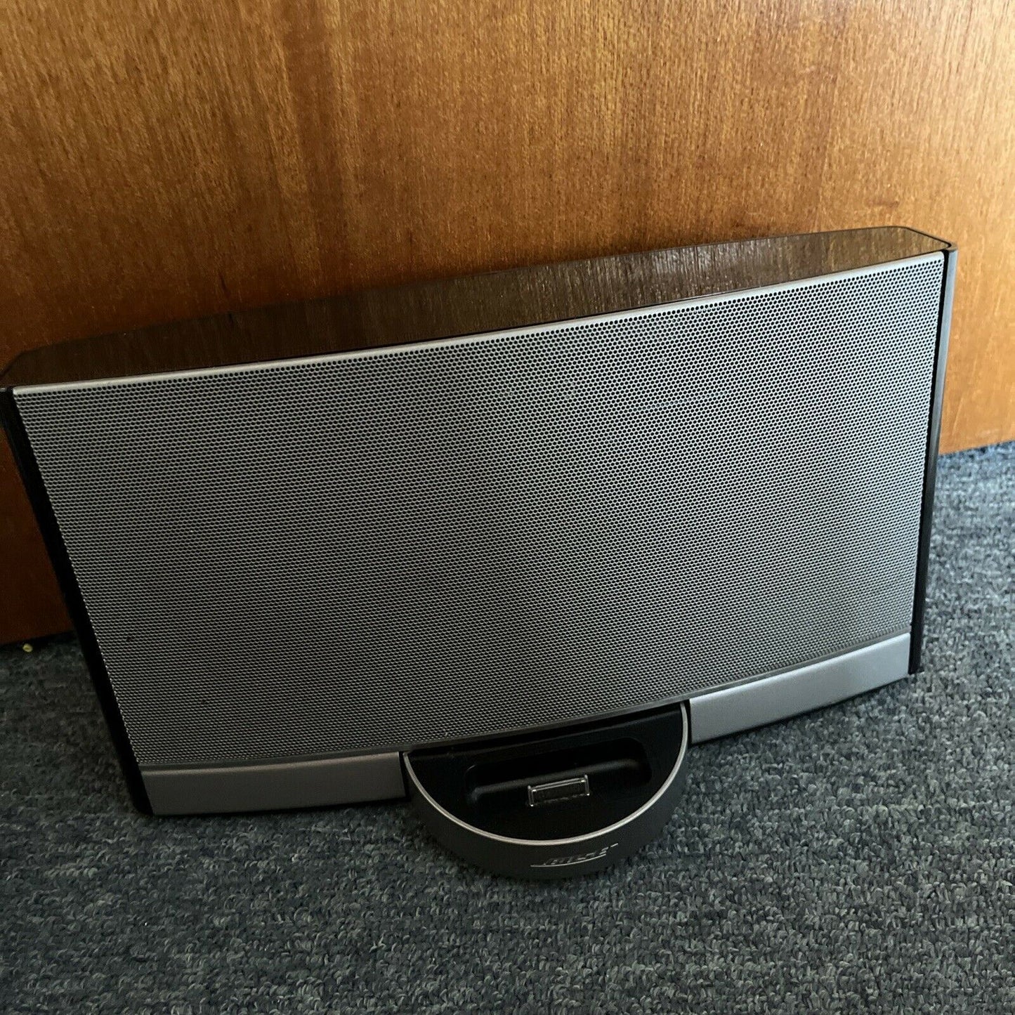 Bose SoundDock Portable Digital Music System With iPod 30-Pin Dock