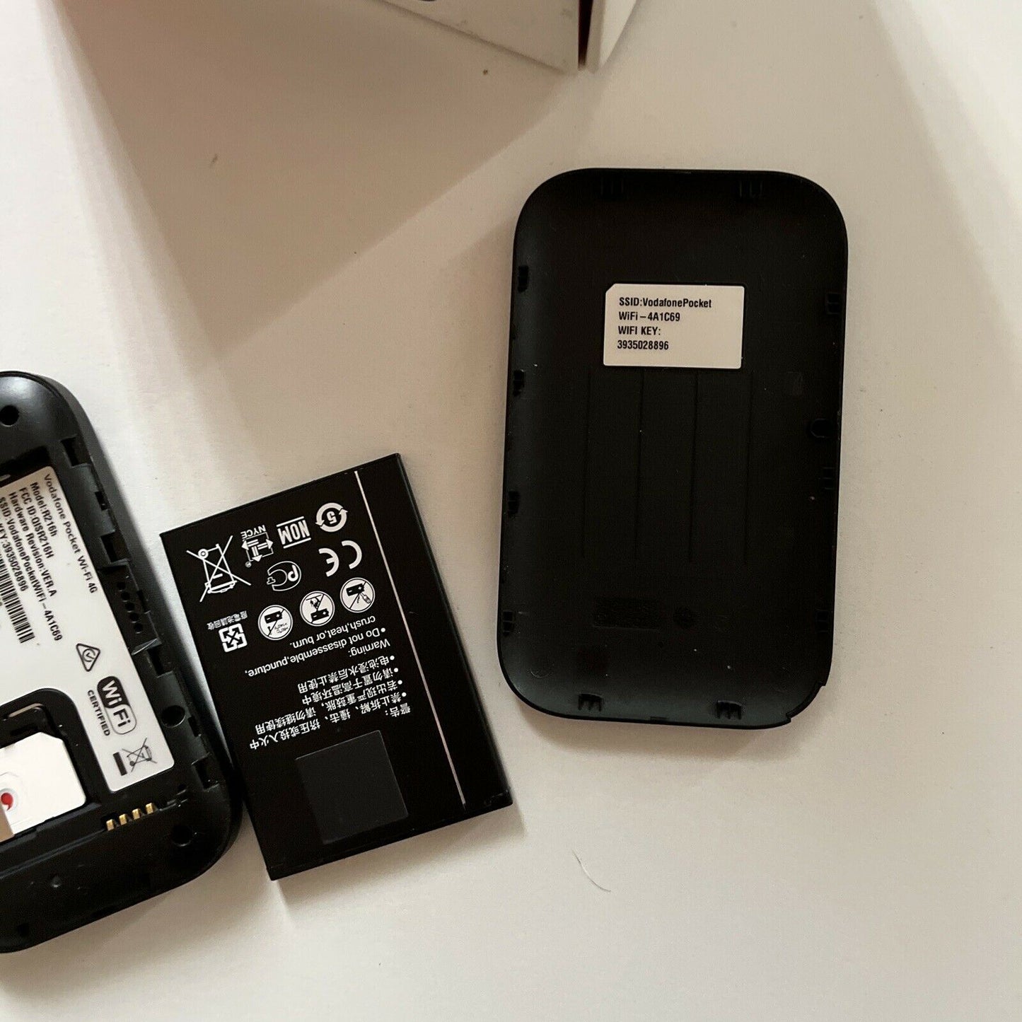 Vodafone Pocket WiFi 4G R216h Mobile Broadband Modem Router *Vodafone Locked*