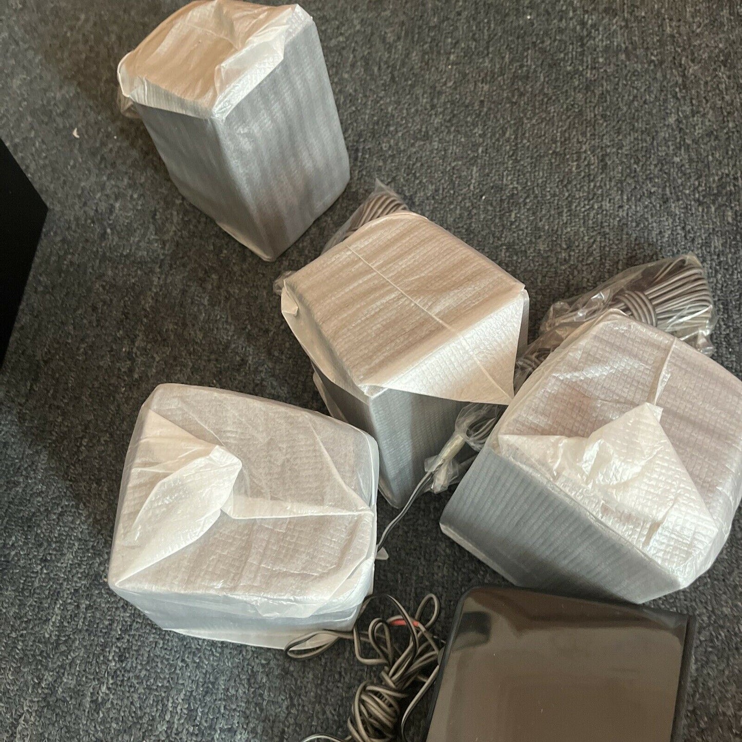 *New Never Used* 1x Sony SS-WS121 Subwoofer 5x Sony SS-TS121 Wired Speakers