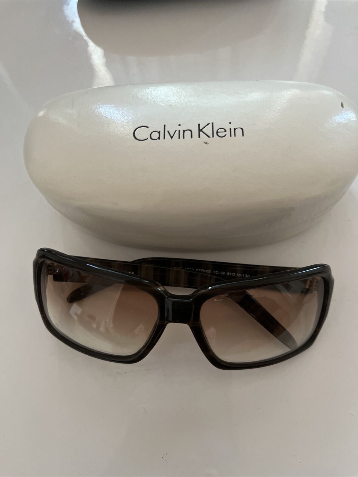 Calvin klein shop sunglasses 130