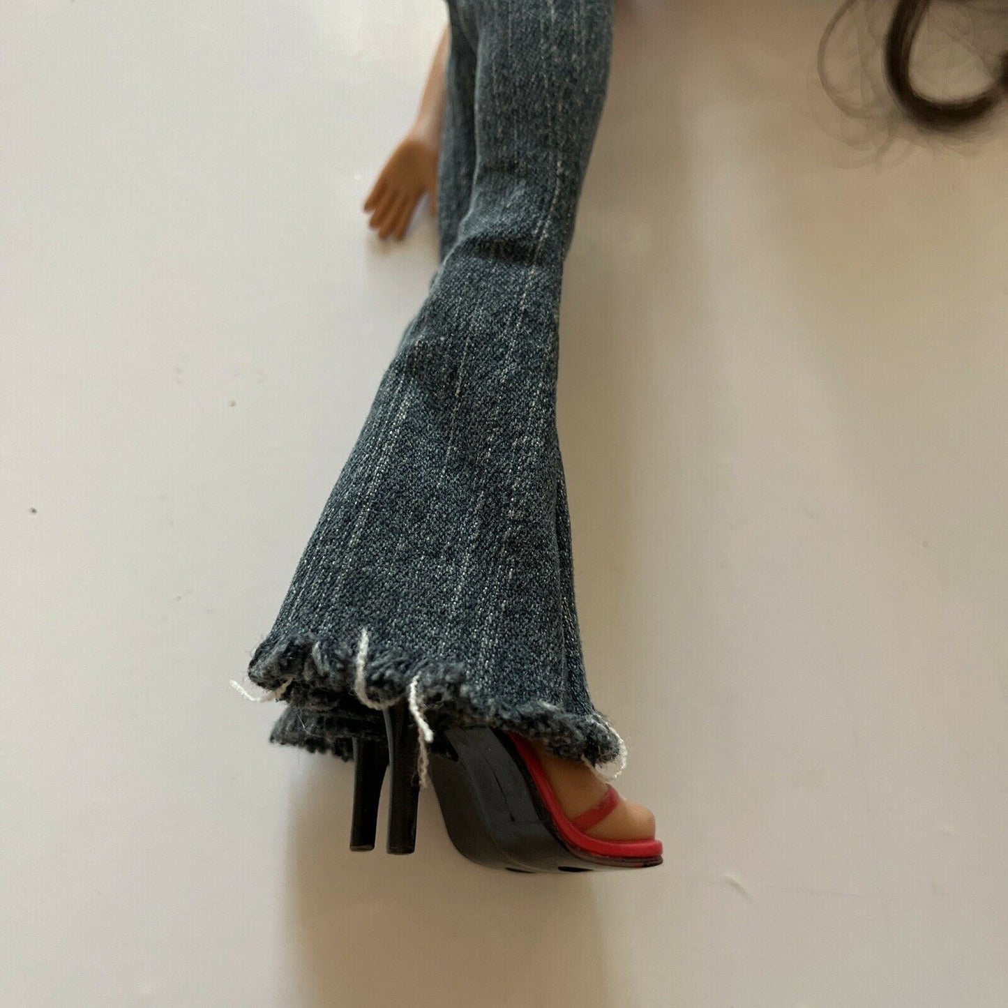 Yasmin Bratz Doll 9.5" MGA Entertainment 2001