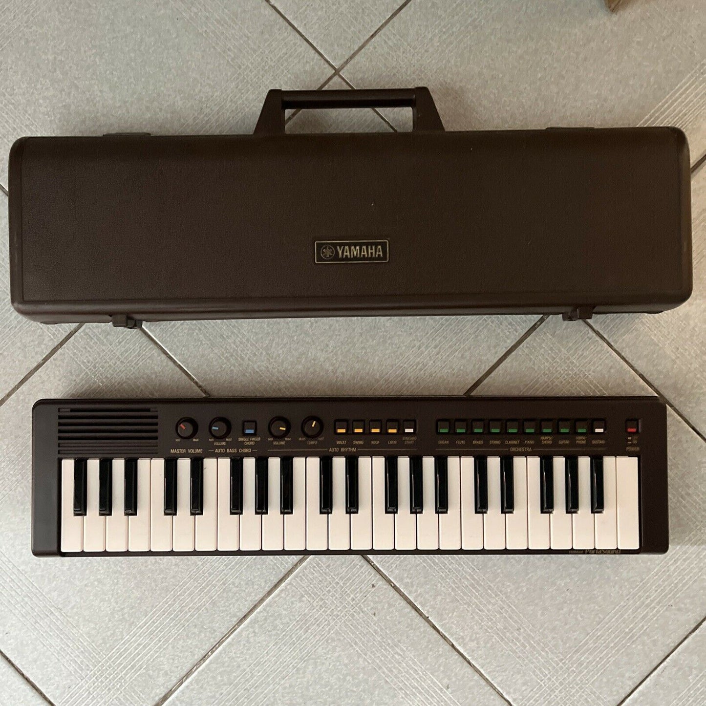 Yamaha Portasound PS-3 Portable Keyboard with Case *For parts or repair only*