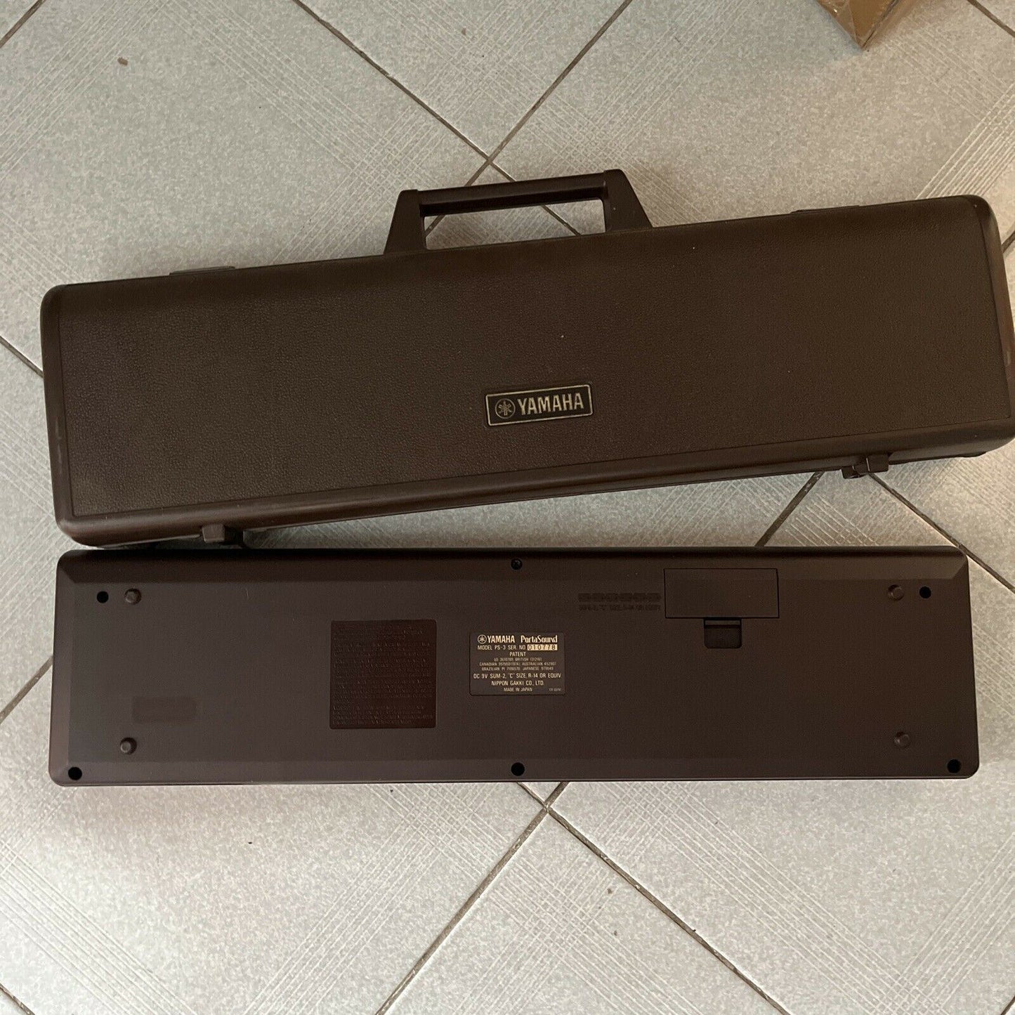 Yamaha Portasound PS-3 Portable Keyboard with Case *For parts or repair only*